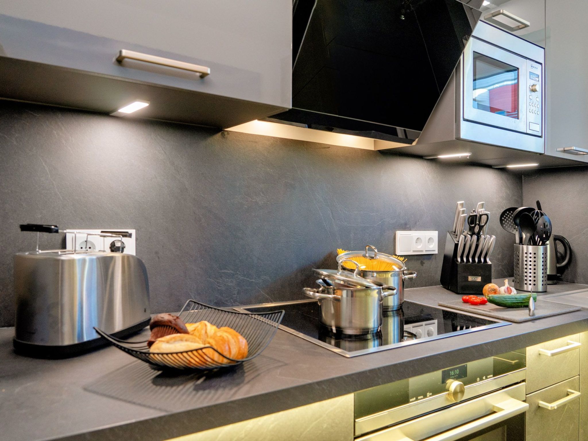 Schleivilla Kapitän James Cook2,  Löwen Dart HB8-Image-tags.info