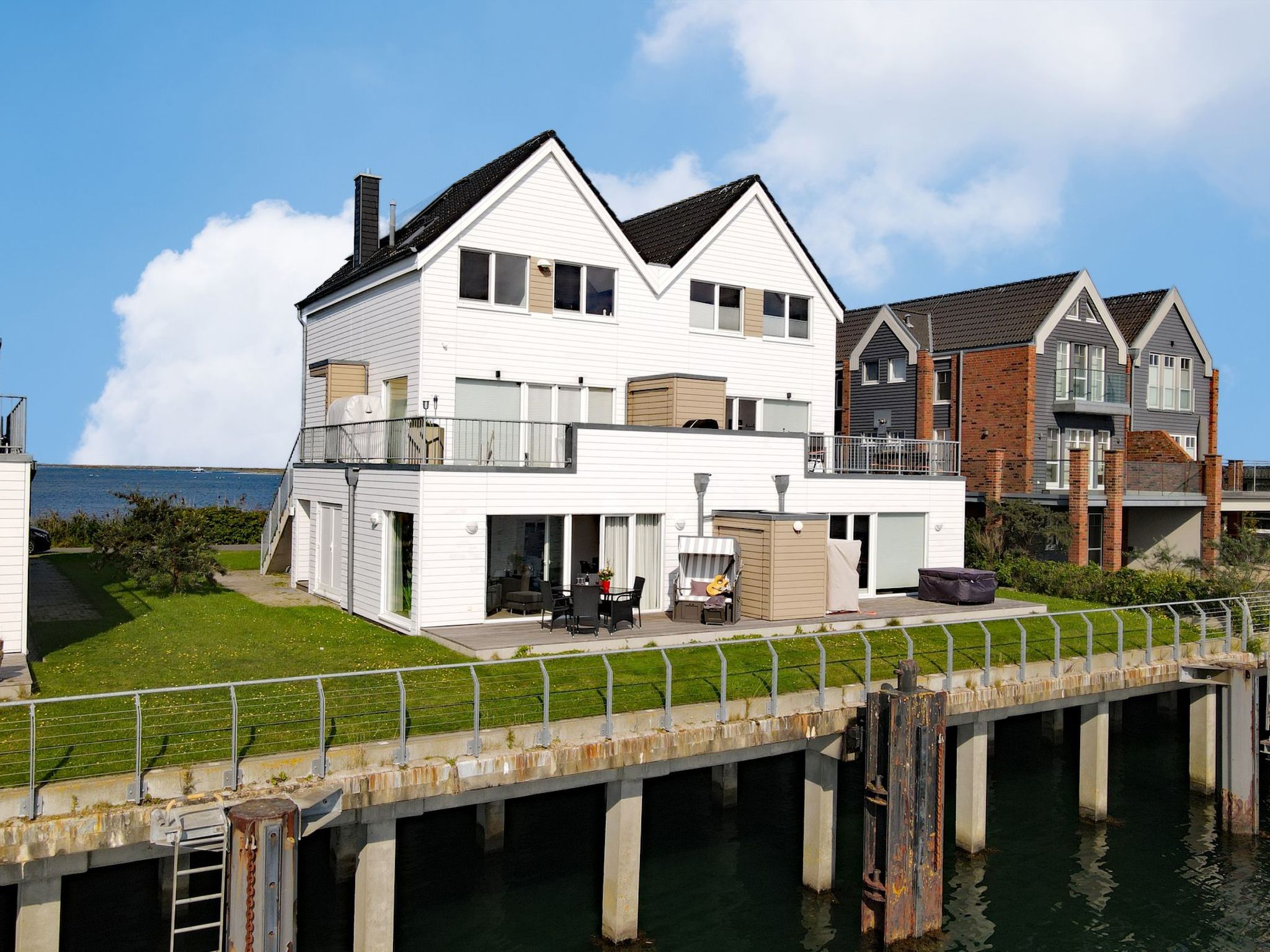 Fewo Brigantine 33 by Seeblick Ferien ORO