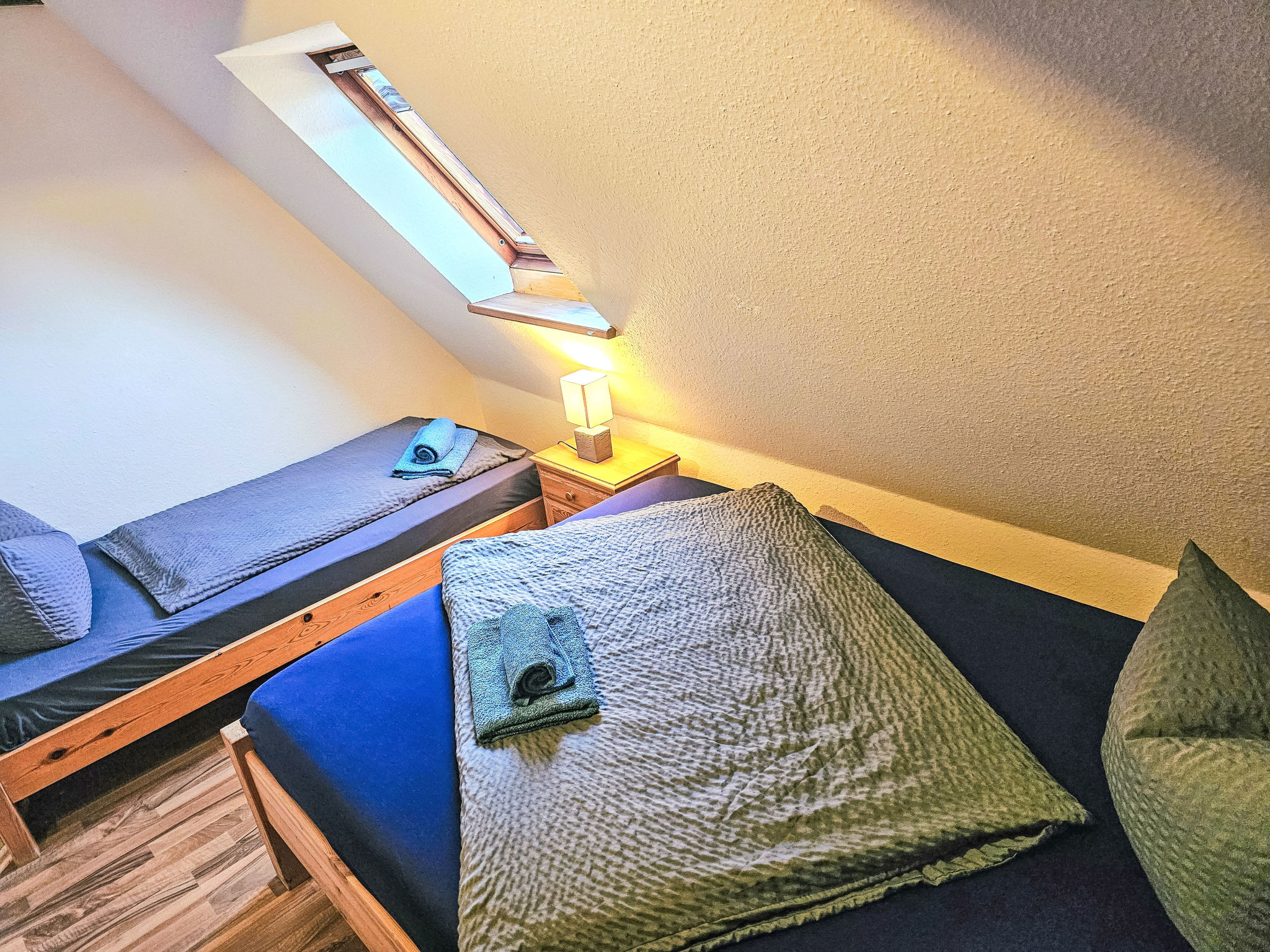 Für zwei bis drei Personen im Dachgeschoss