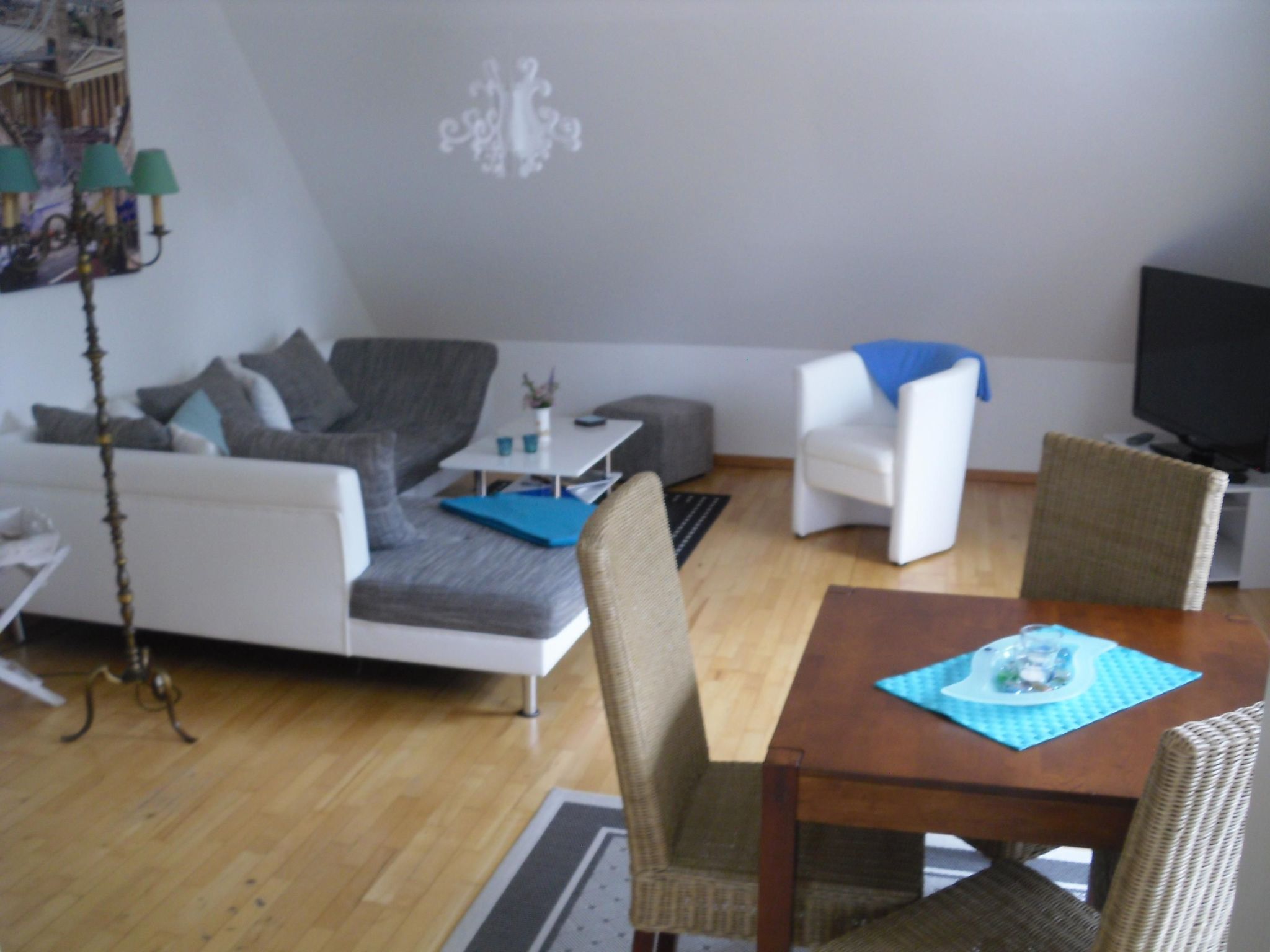 Modernisierte Ferienwohnung mit Balkon-Dedans