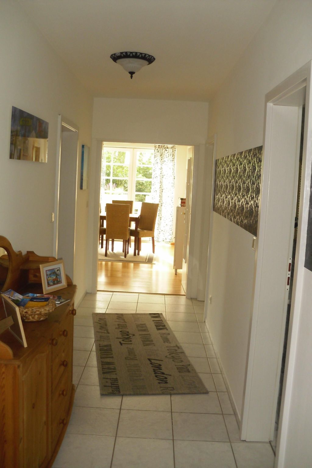 Modernisierte Ferienwohnung mit Balkon-Dedans