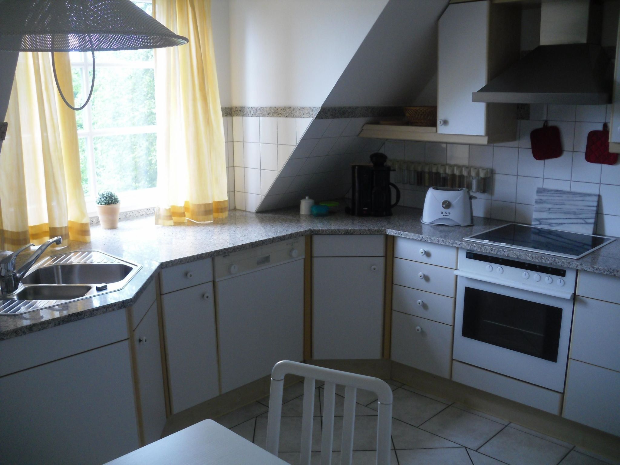 Modernisierte Ferienwohnung mit Balkon-Dedans