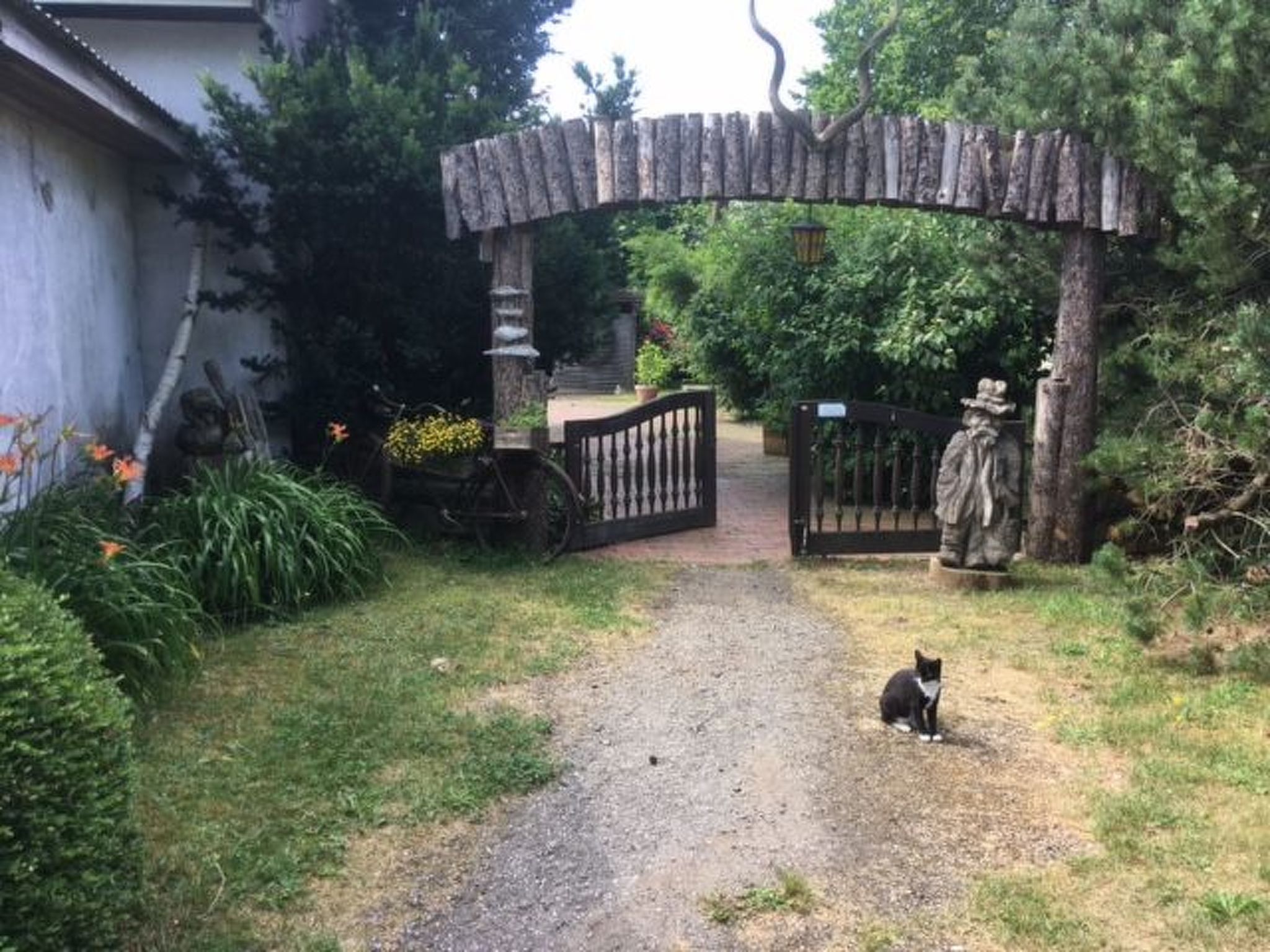 Modernisierte Ferienwohnung mit Balkon-Dedans