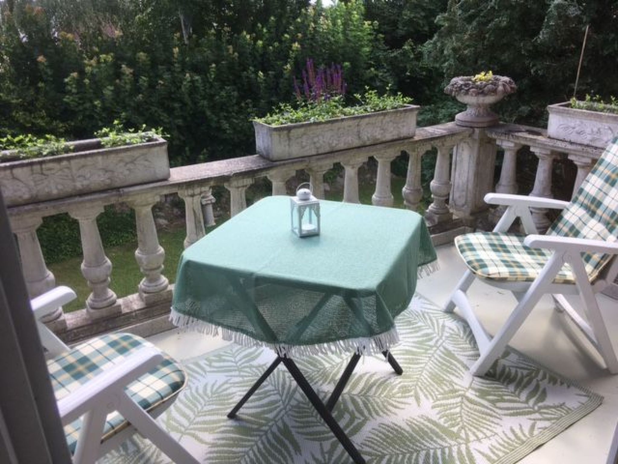 Modernisierte Ferienwohnung mit Balkon-Dedans