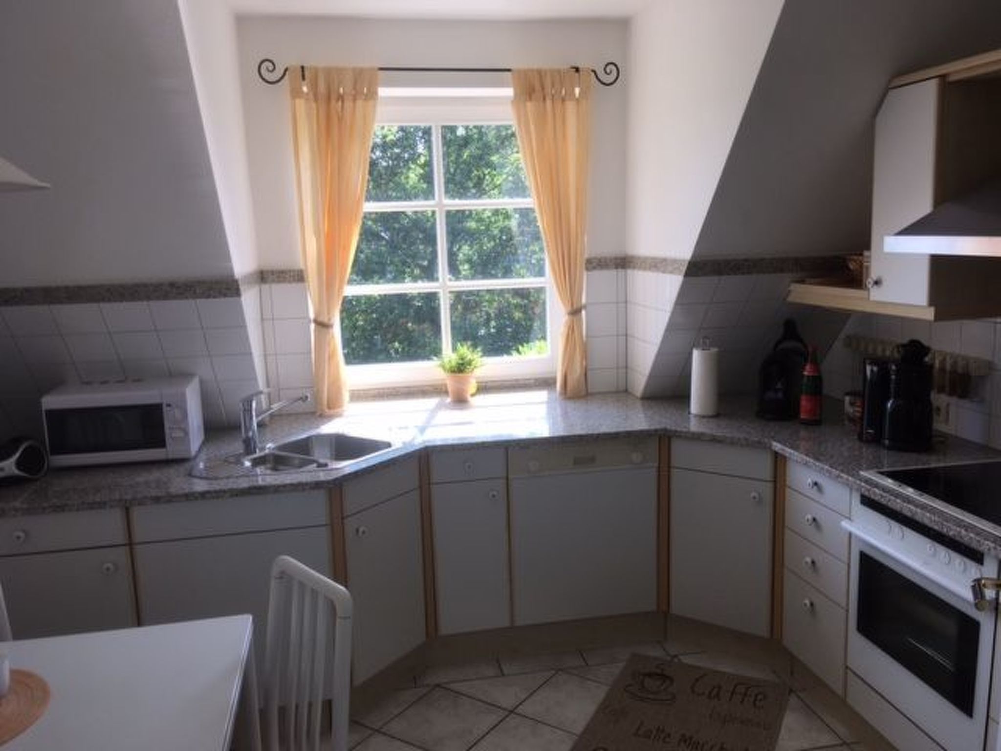 Modernisierte Ferienwohnung mit Balkon-Dedans