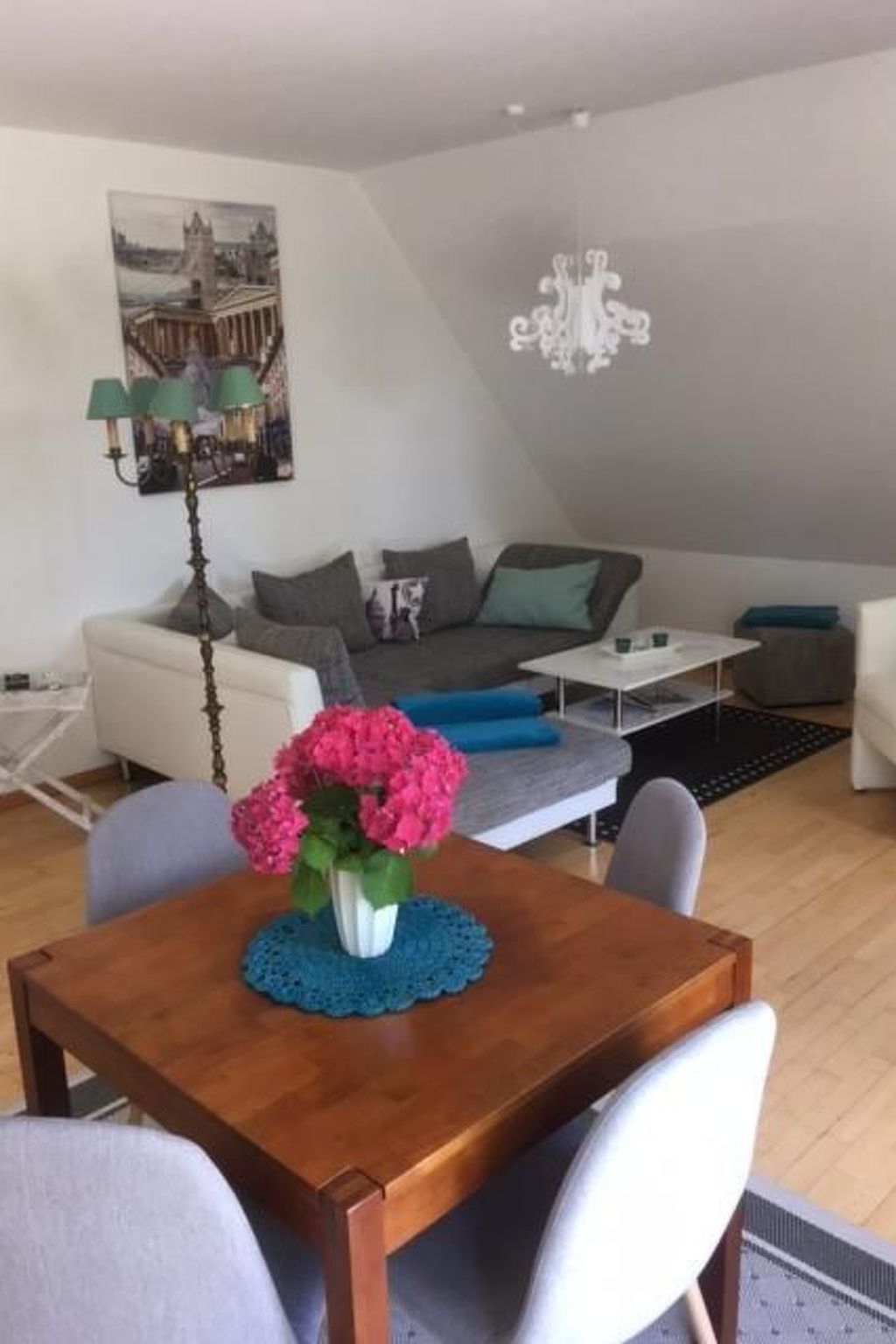 Modernisierte Ferienwohnung mit Balkon-Dedans