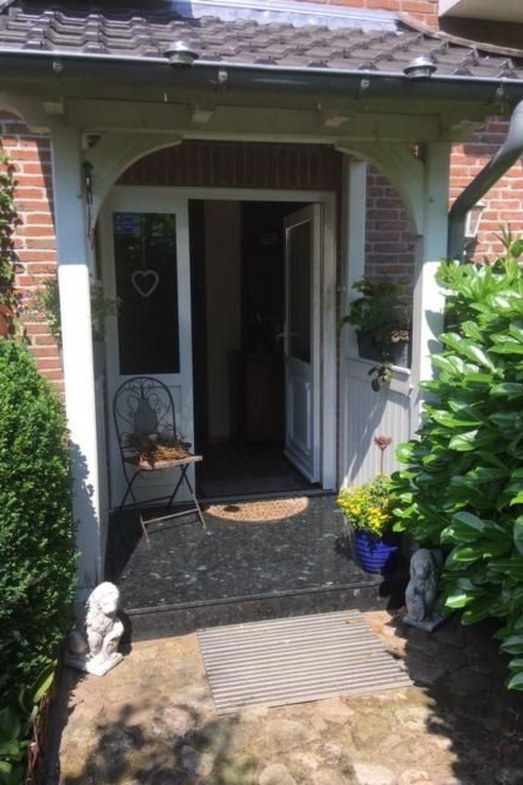 Modernisierte Ferienwohnung mit Balkon-Dedans