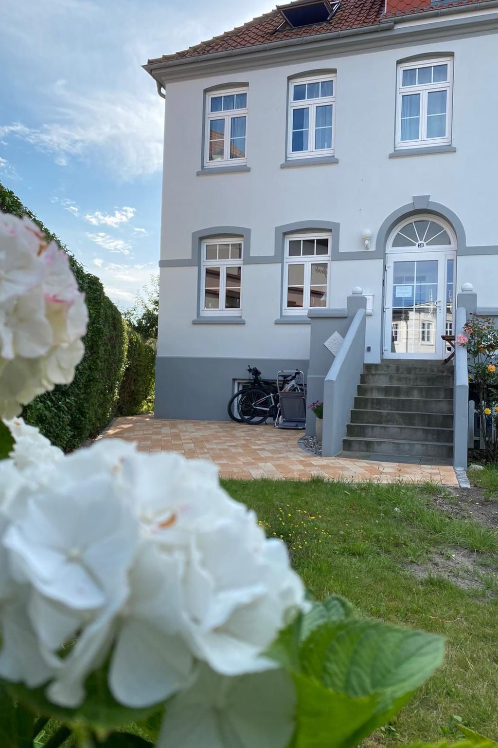 Freundlich eingerichtete Wohnung mit Meerblick