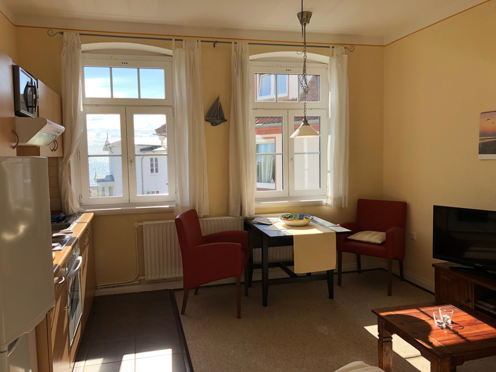 Freundlich eingerichtete Wohnung mit Meerblick - Binnen