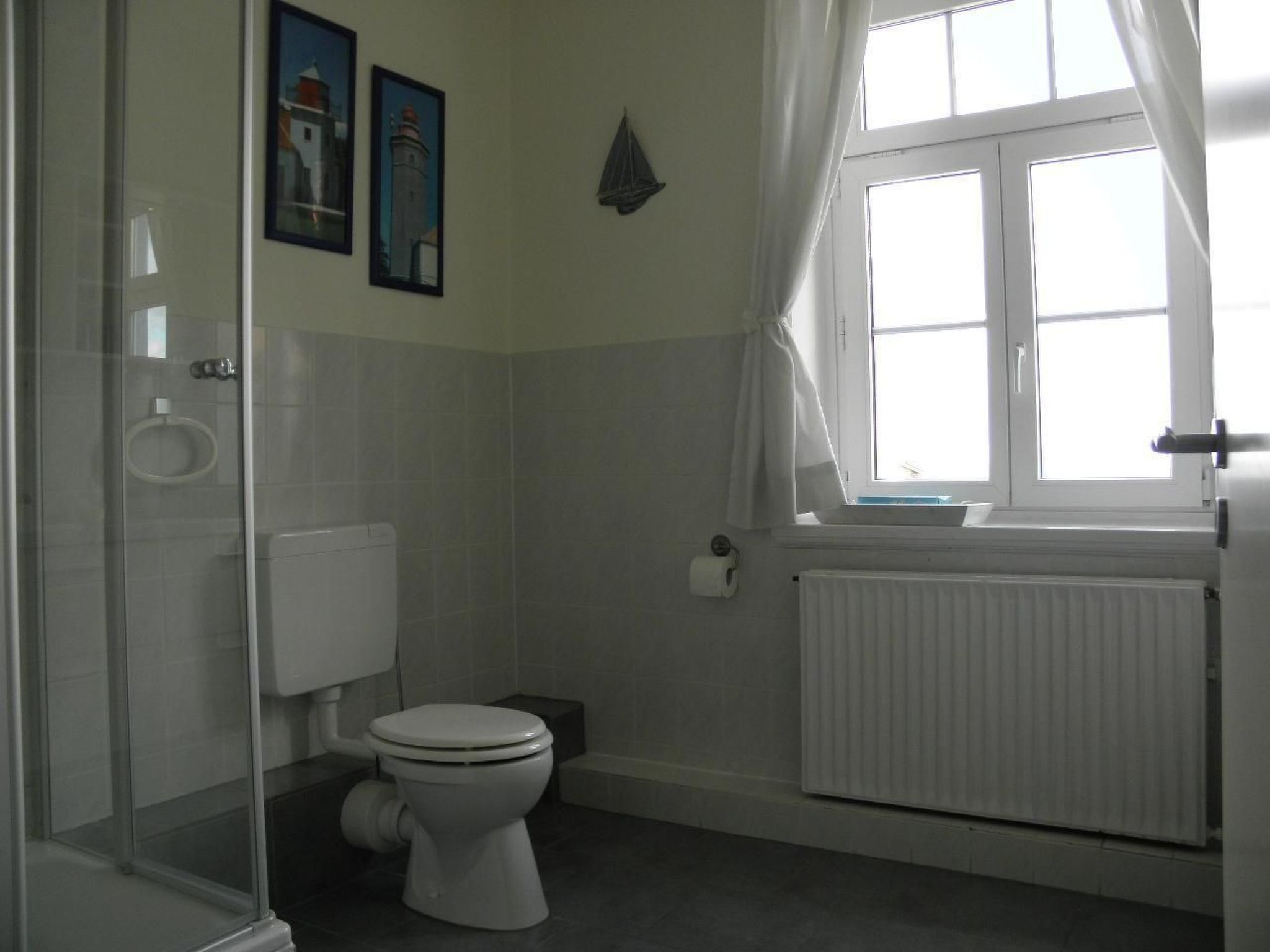 Freundlich eingerichtete Wohnung mit Meerblick - Binnen