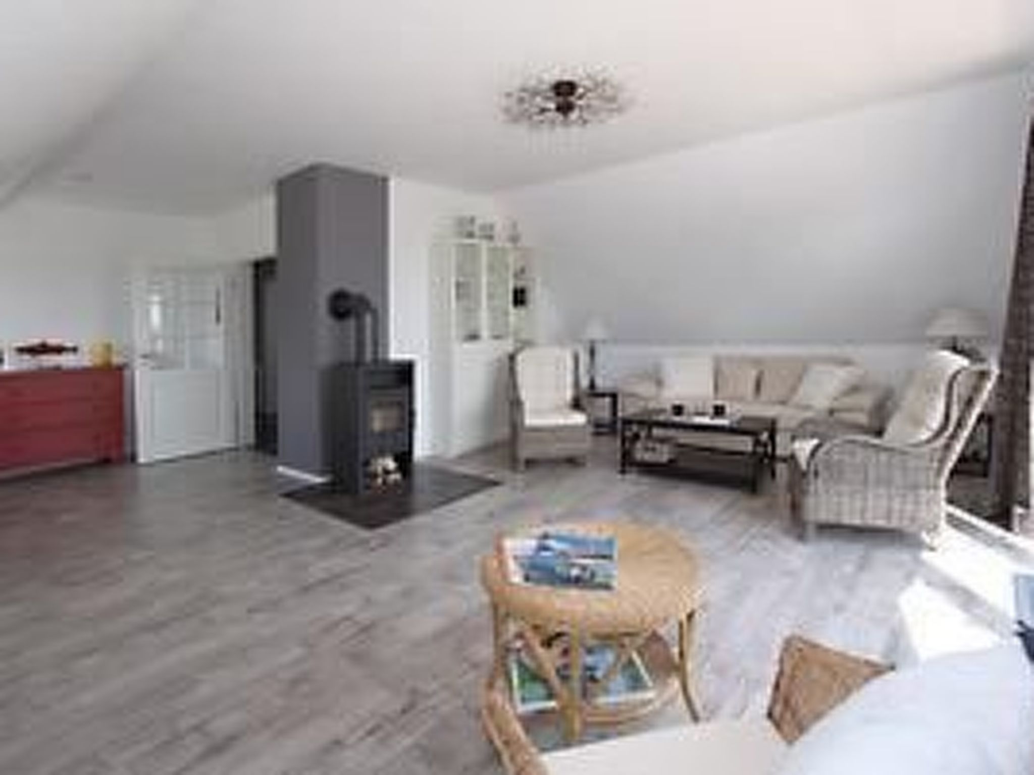 Moderne Ferienwohnung mit Südbalkon und Strandkorb-Binnen