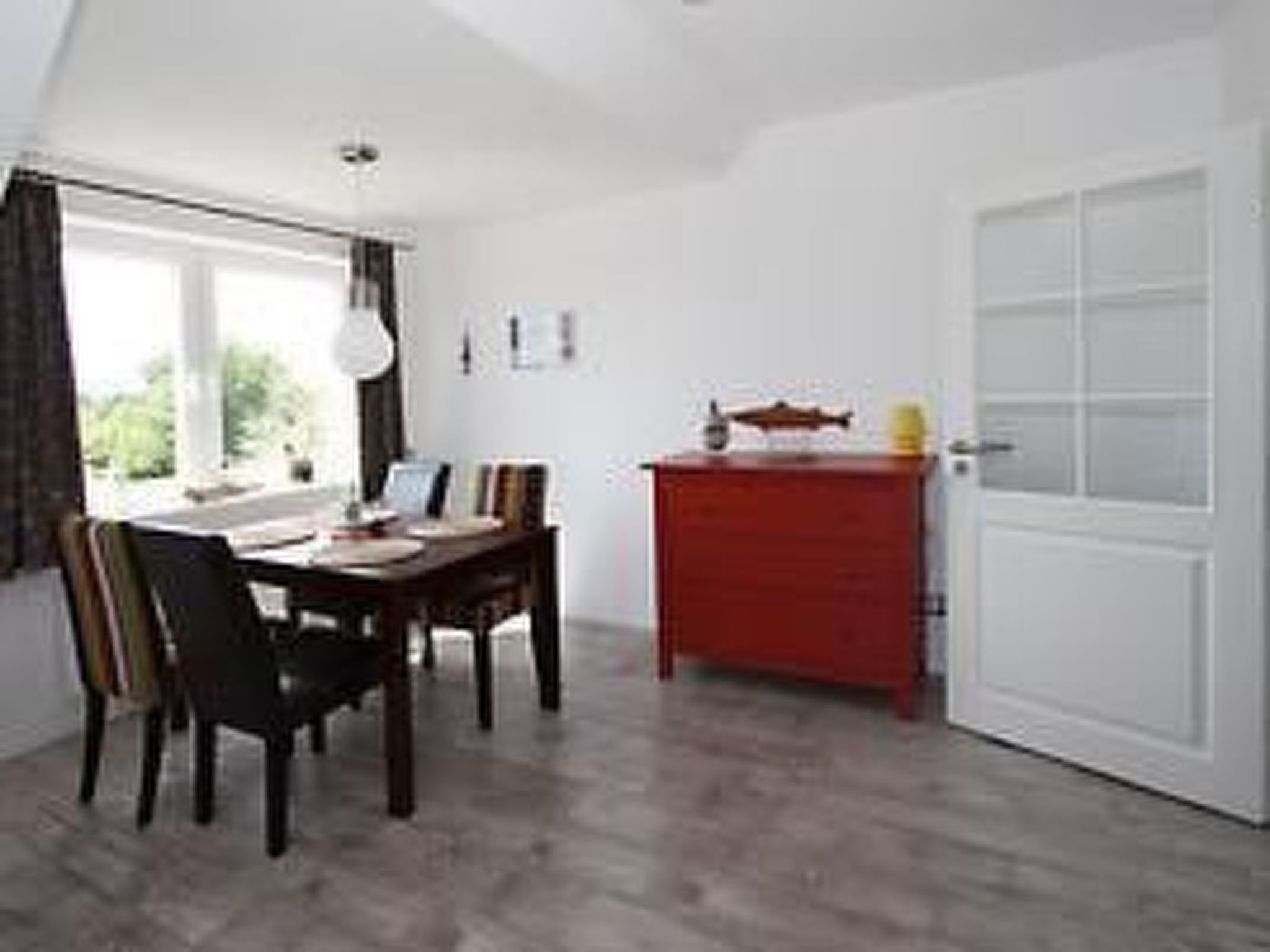 Moderne Ferienwohnung mit Südbalkon und Strandkorb-Binnen