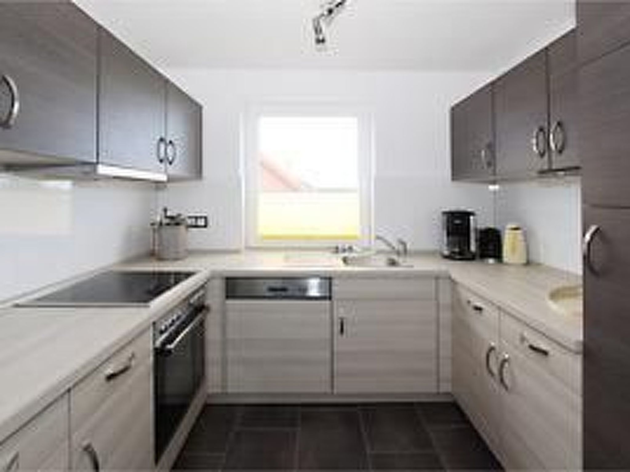 Moderne Ferienwohnung mit Südbalkon und Strandkorb-Binnen