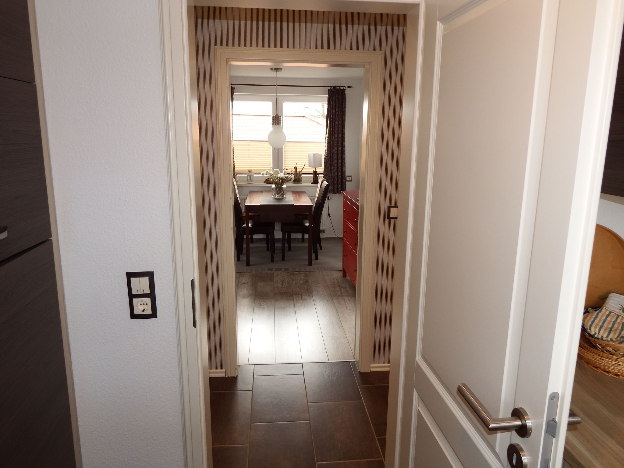 Moderne Ferienwohnung mit Südbalkon und Strandkorb-Binnen