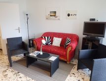 Strandnahes Studio mit kleiner Gartenterrasse