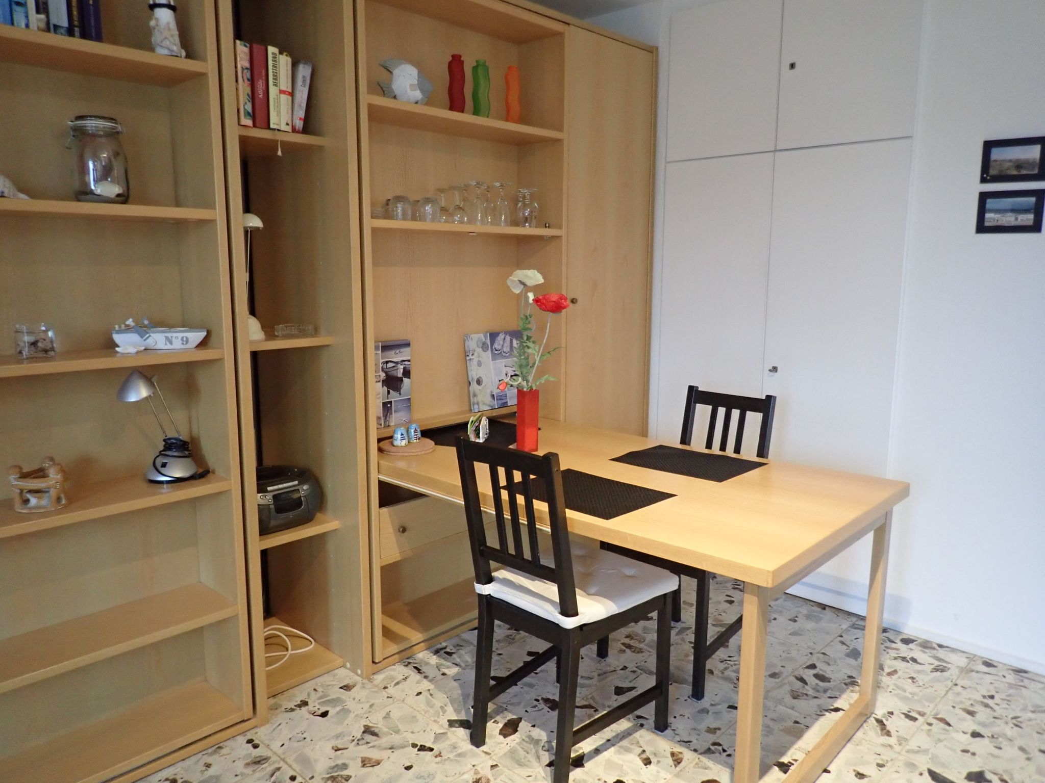 Strandnahes Studio mit kleiner Gartenterrasse