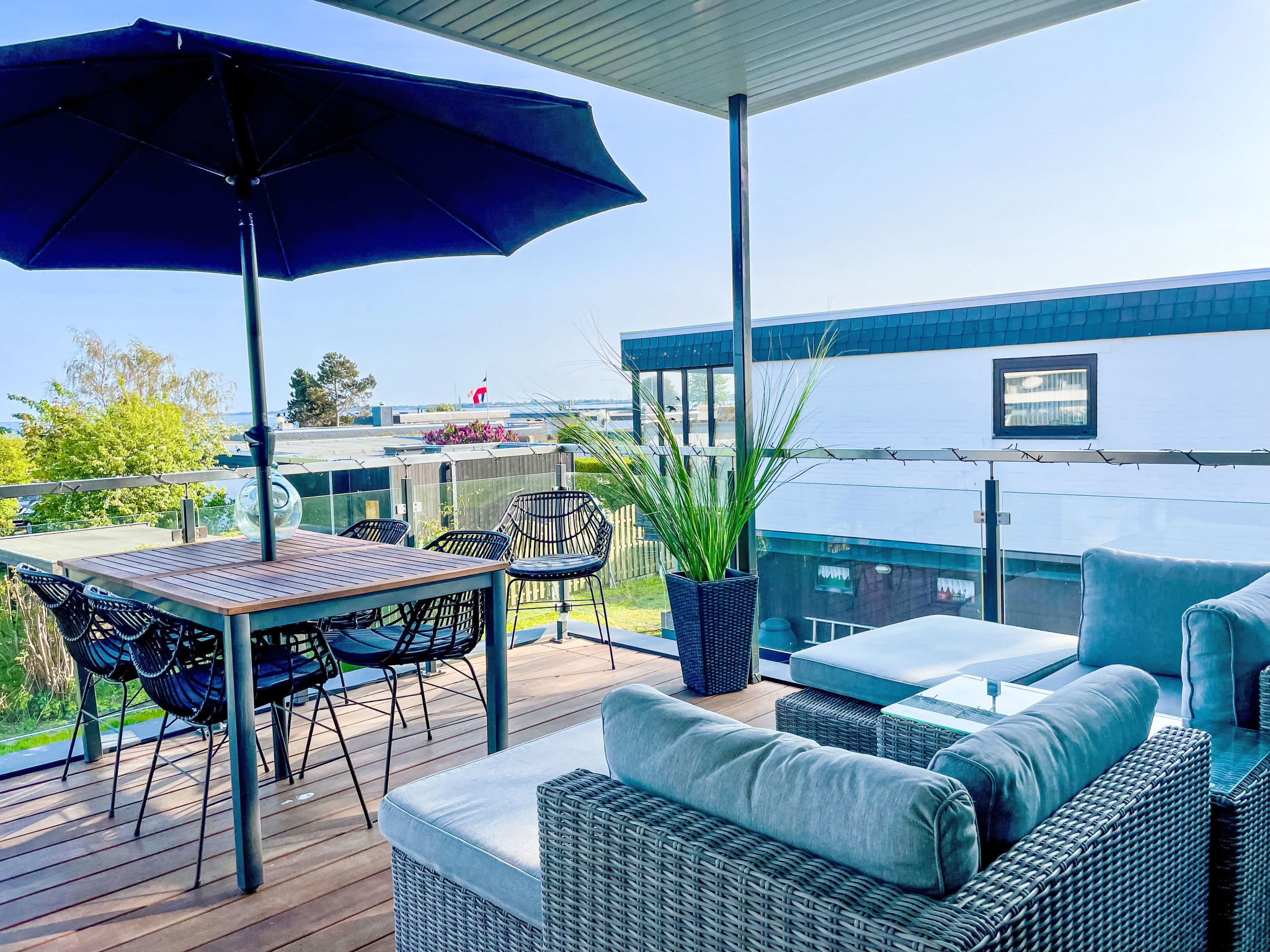 Strandvilla am Meer - Buiten