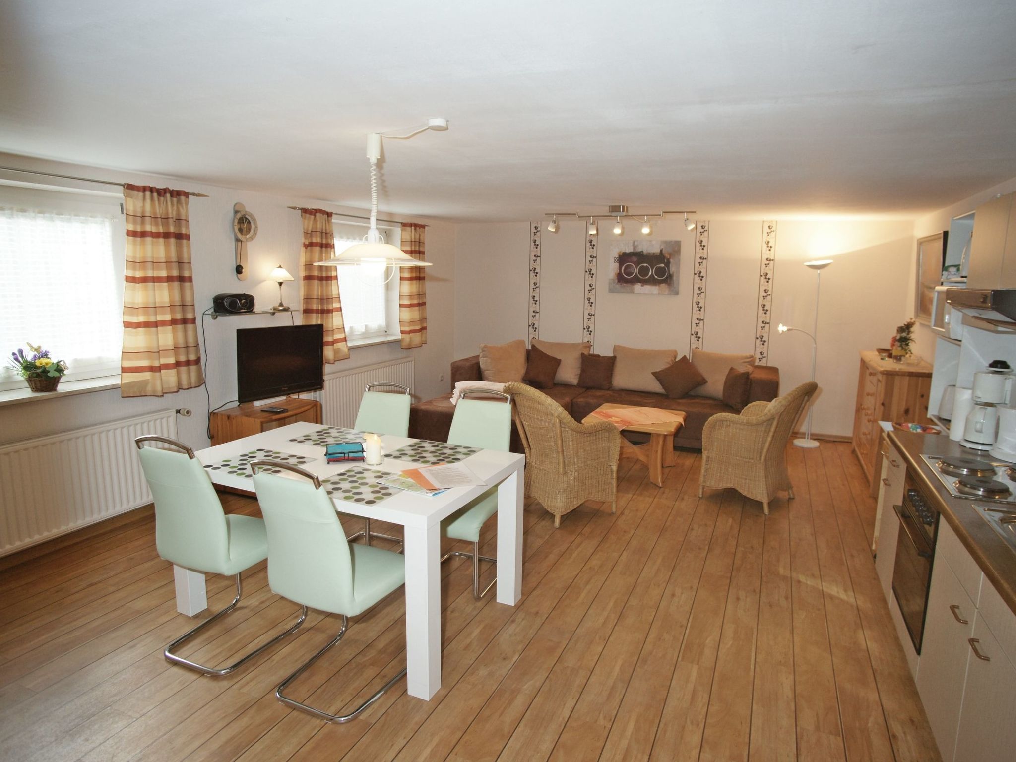 Für vier Personen-Binnen