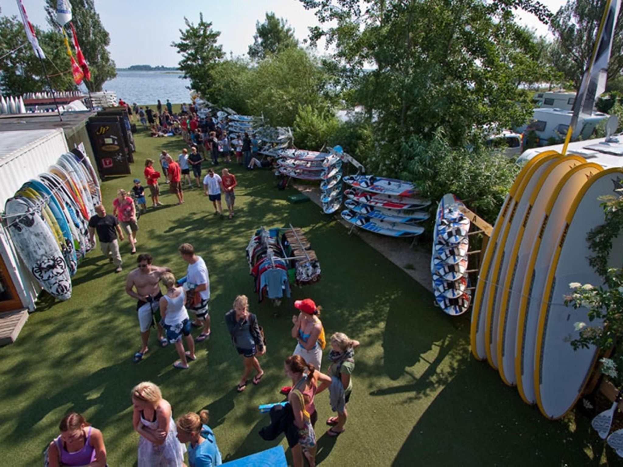 Für vier Personen-Binnen