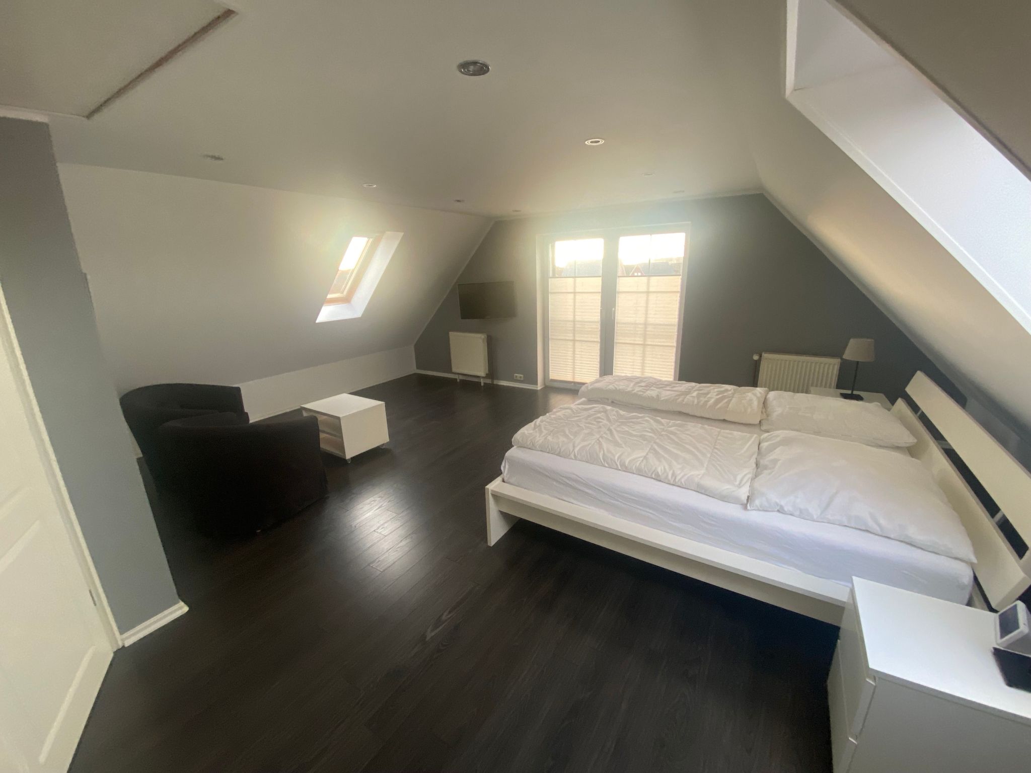 In ruhiger Lage mit großem Balkon-Binnen