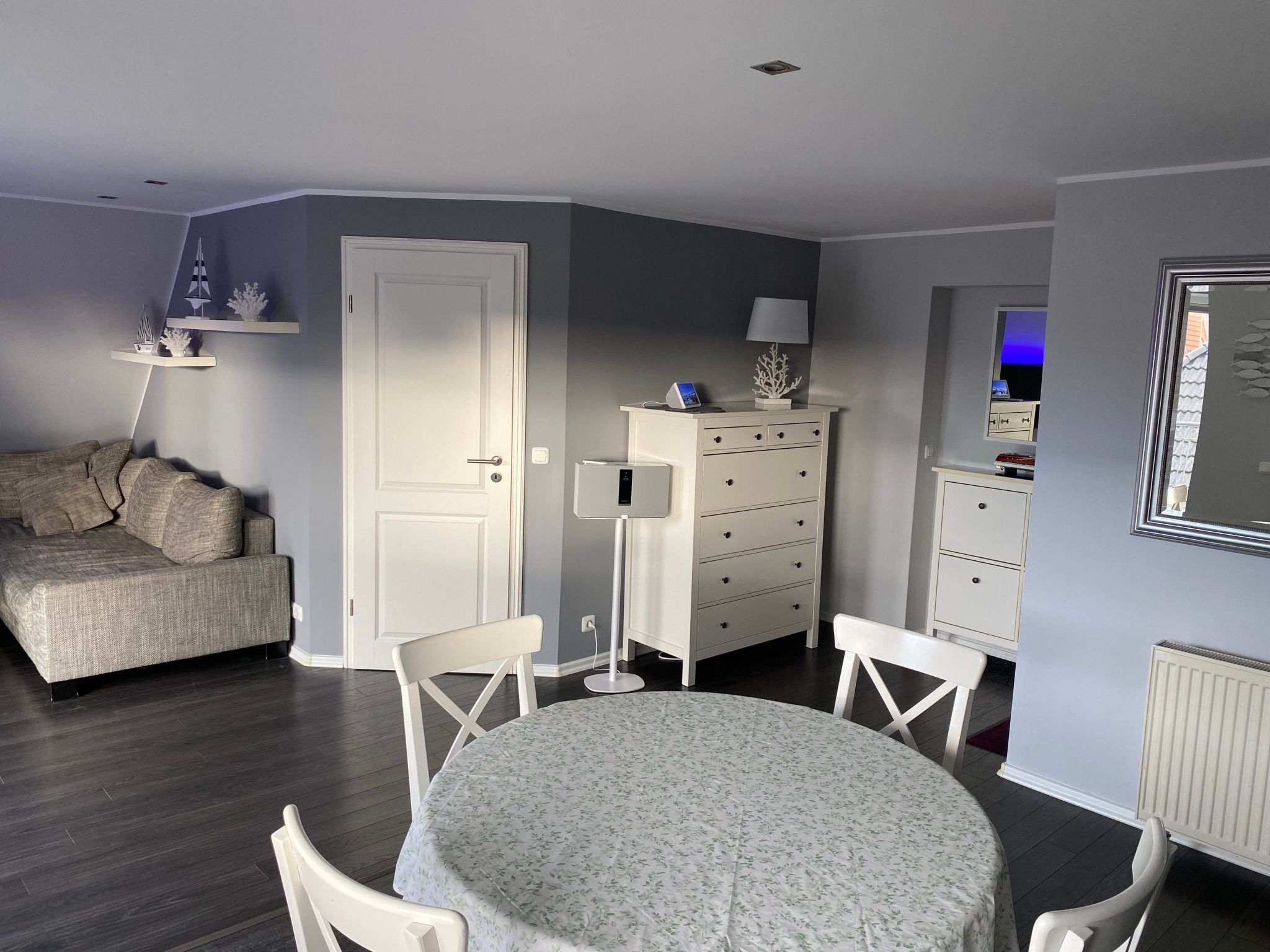 In ruhiger Lage mit großem Balkon-Binnen