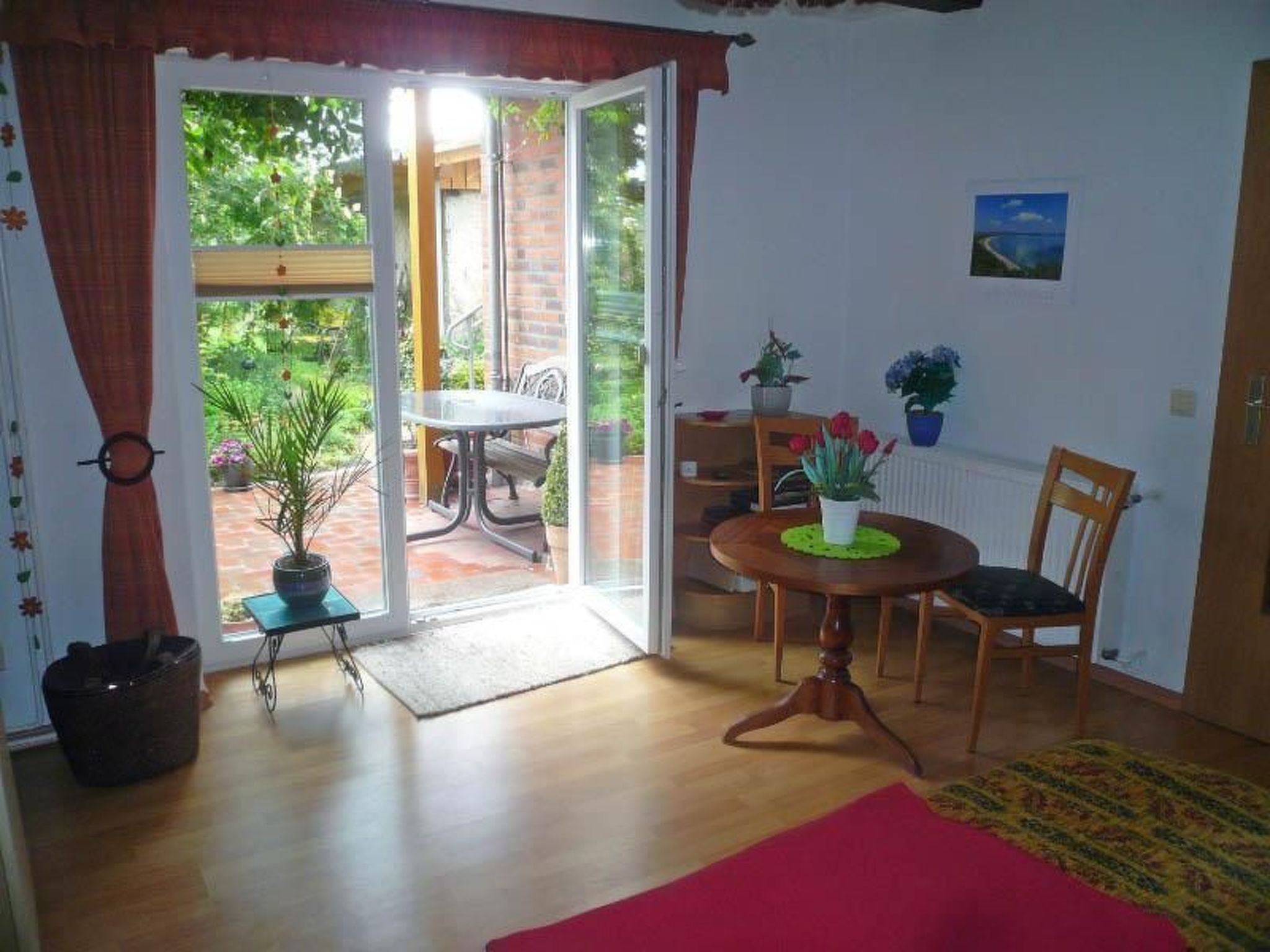 Charmante Wohnung in Dassow mit Terrasse und Grill-Binnen