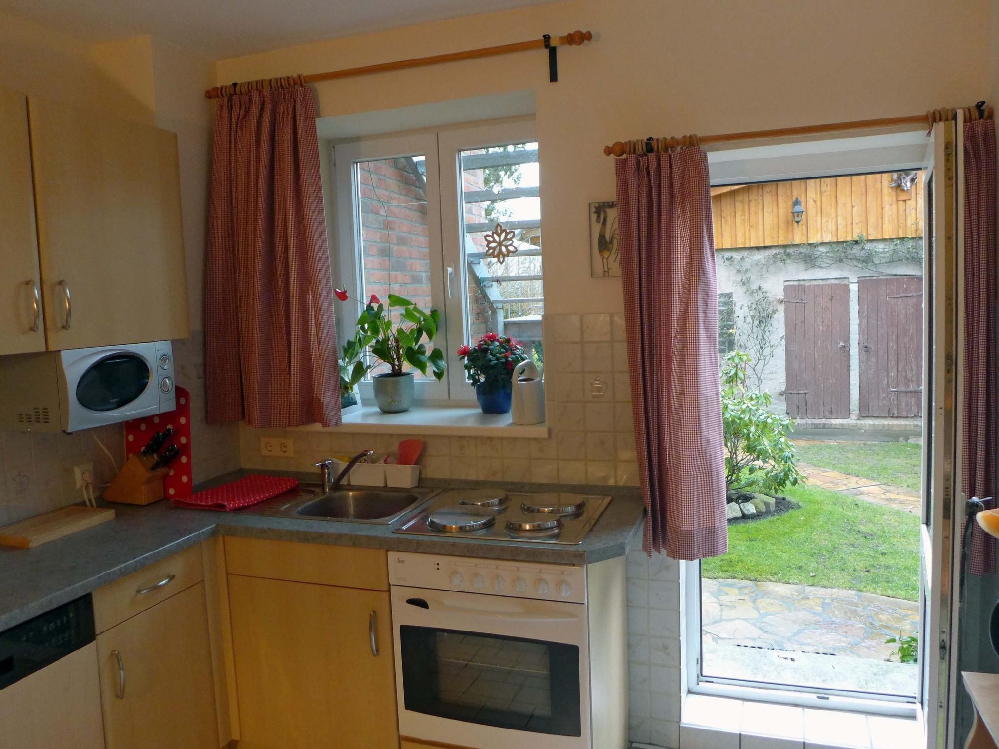 Charmante Wohnung in Dassow mit Terrasse und Grill-Binnen