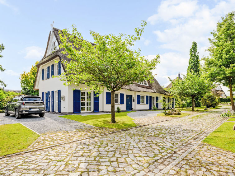 Centraal gelegen vakantiehuis in Dassow met whirlpool en open haard in Dassow