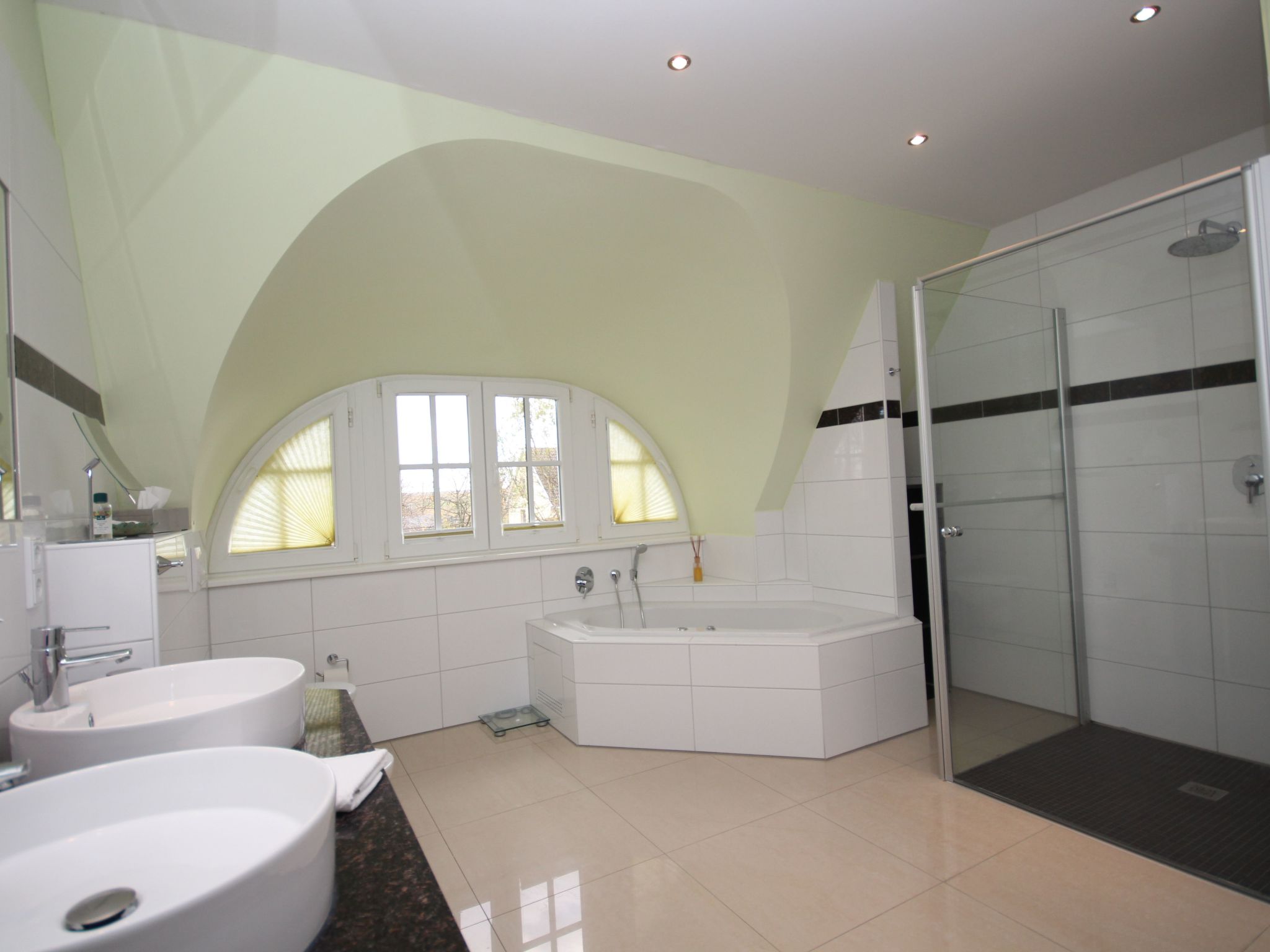 In Groß Schwansee mit Offenem Kamin-Binnen