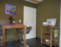 Vrijstaand huis met open haard en grote tuin in Klein Meckelsen - thumbnail 6