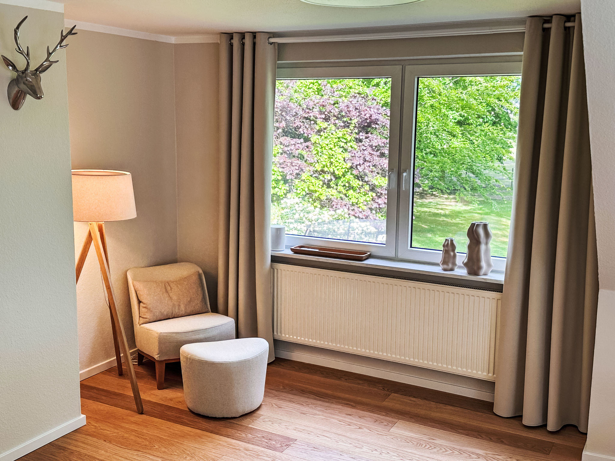 The OAK SUITE - Inside