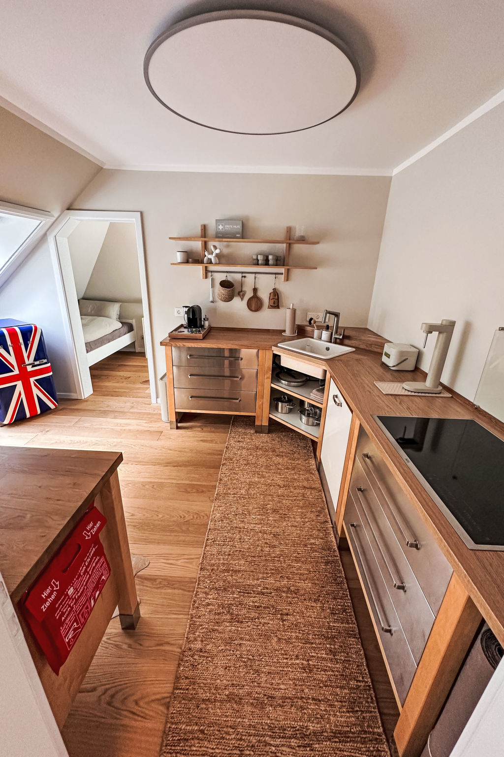 The OAK SUITE - Inside