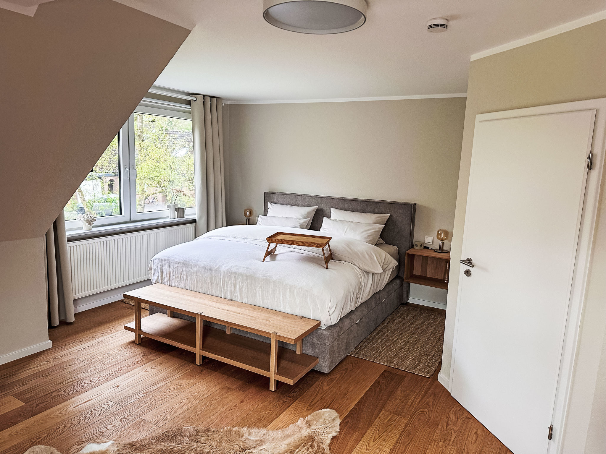 The OAK SUITE - Inside
