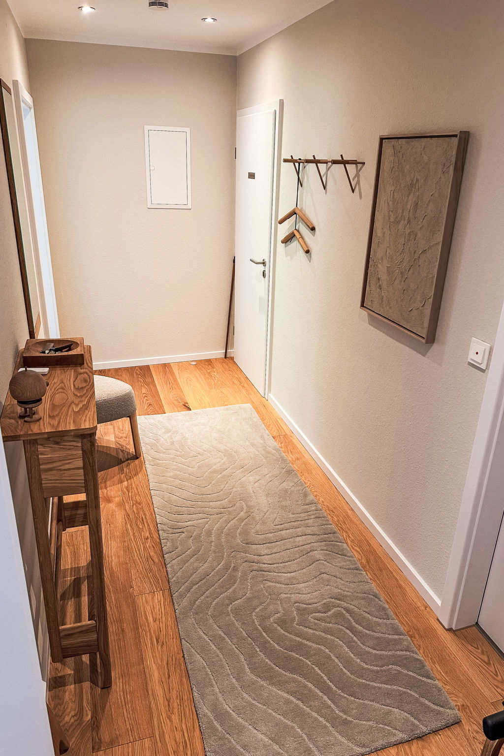 The OAK SUITE - Inside