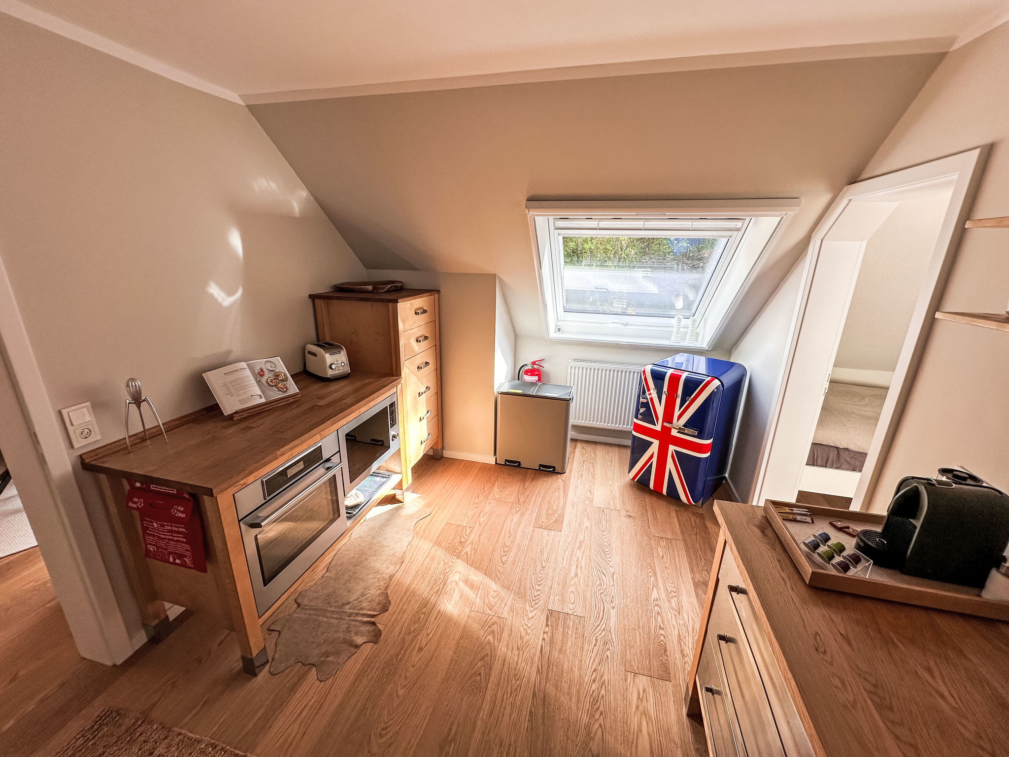 The OAK SUITE - Inside