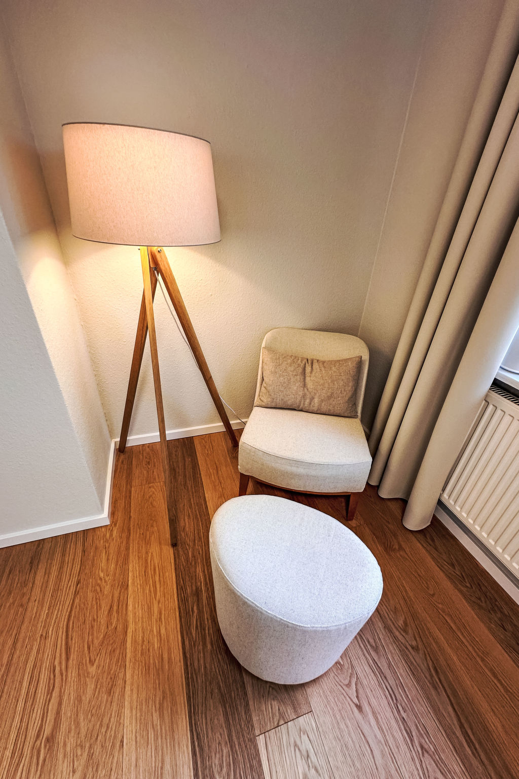 The OAK SUITE - Inside