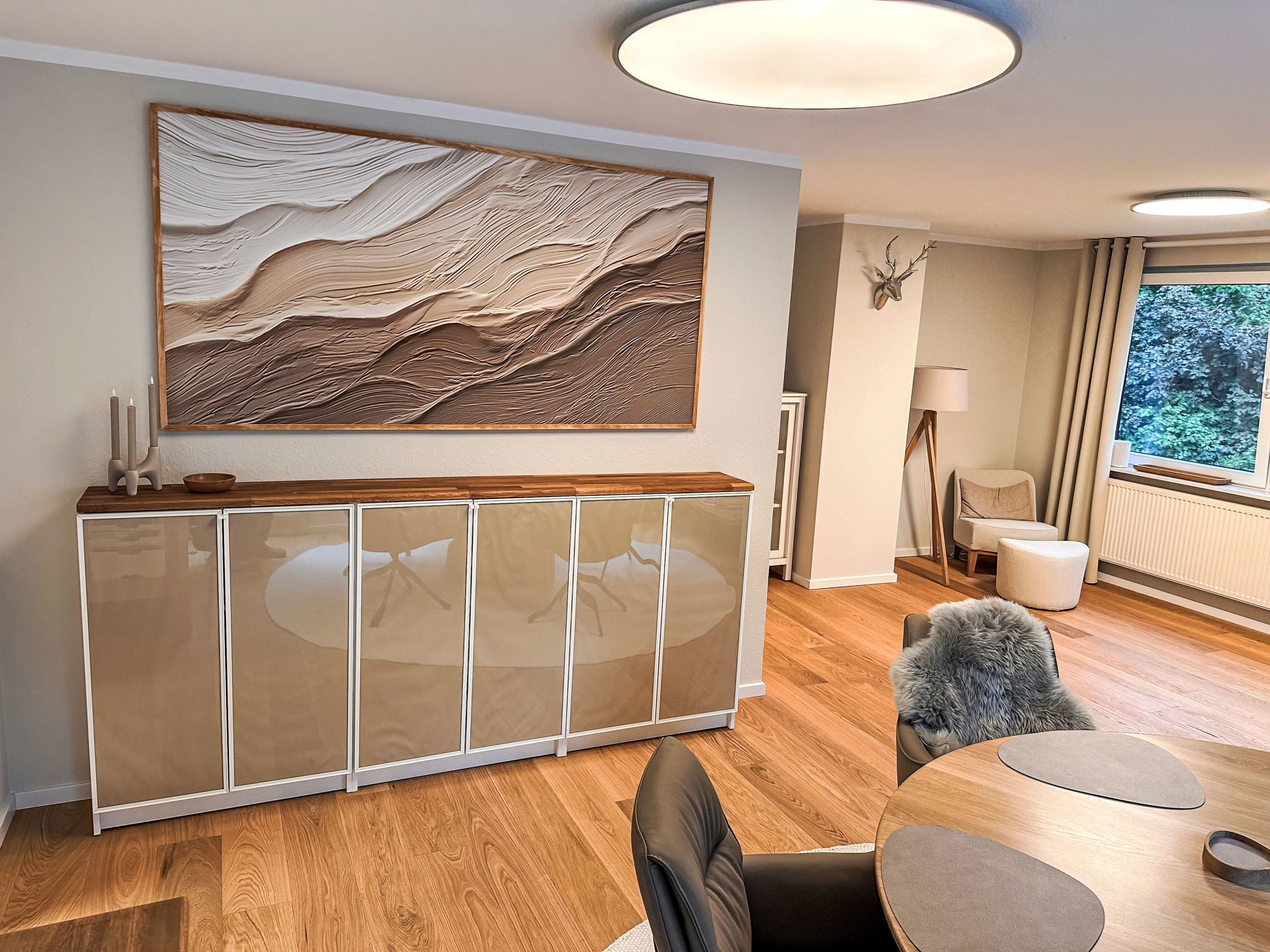 The OAK SUITE - Inside