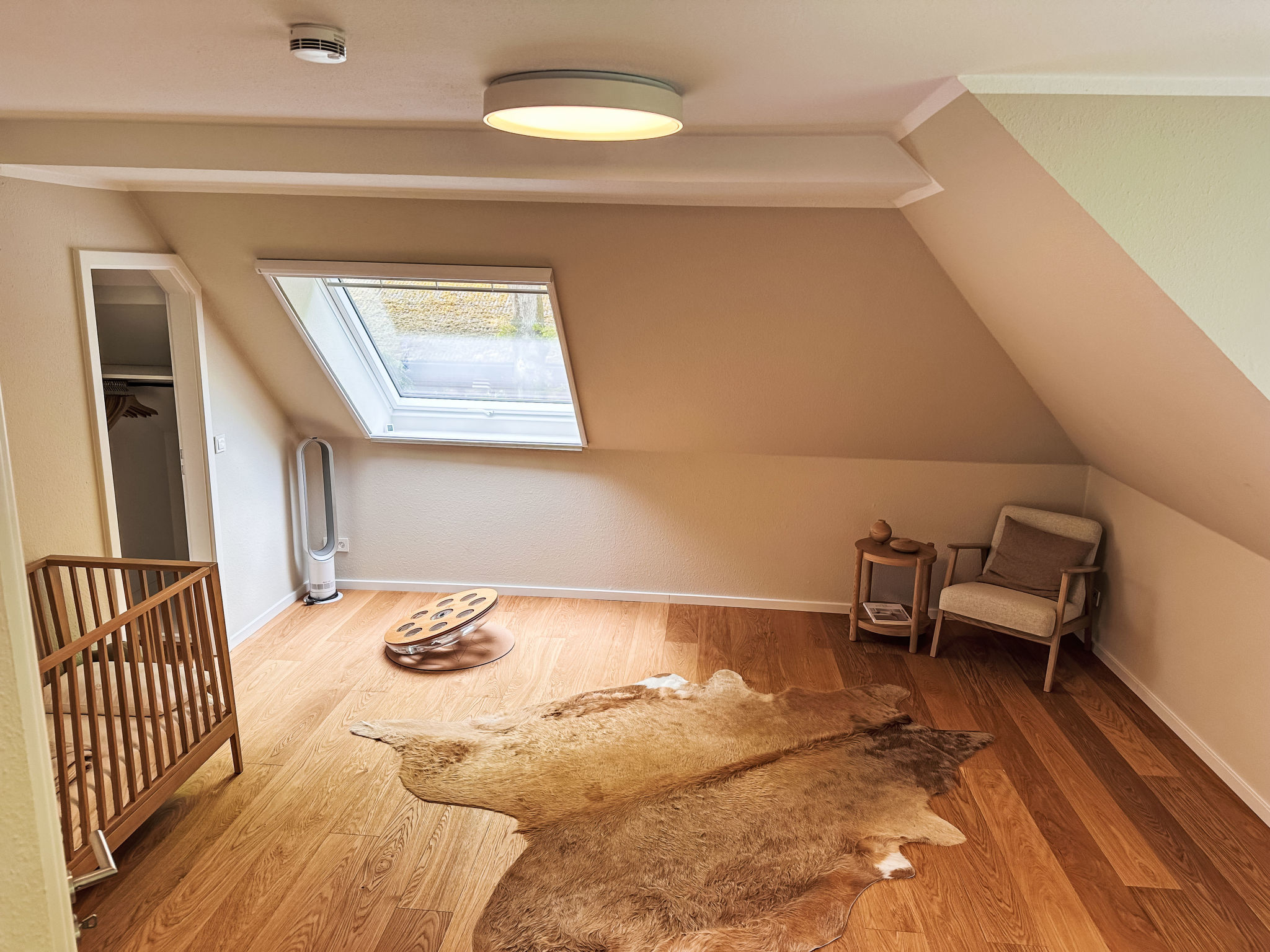 The OAK SUITE - Inside