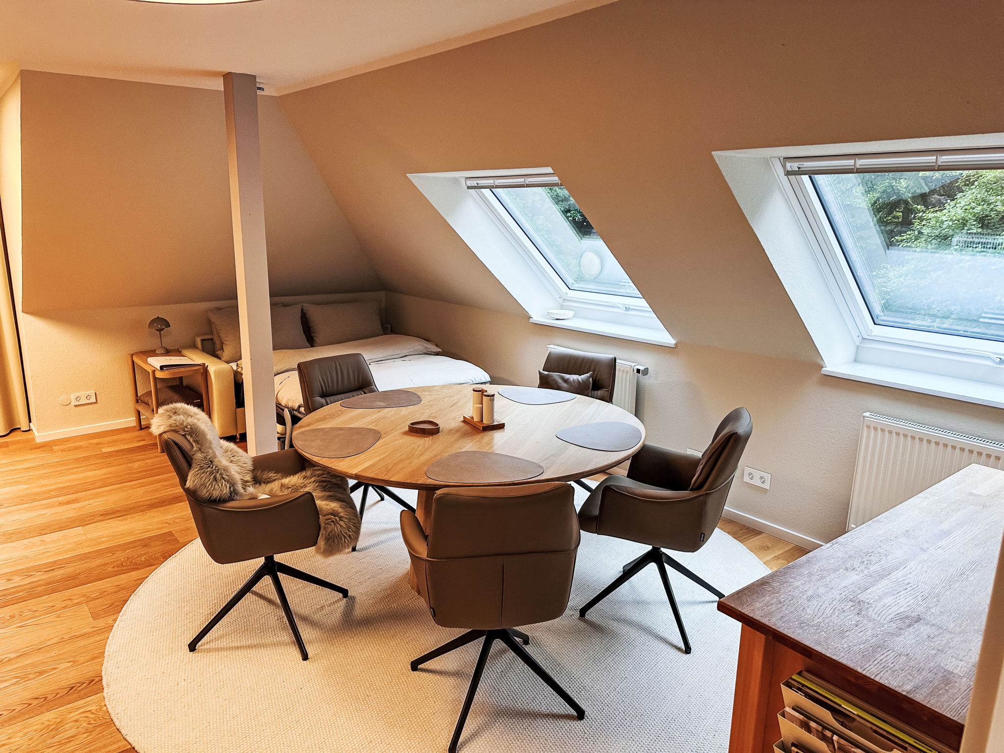 The OAK SUITE — view 1 of 59