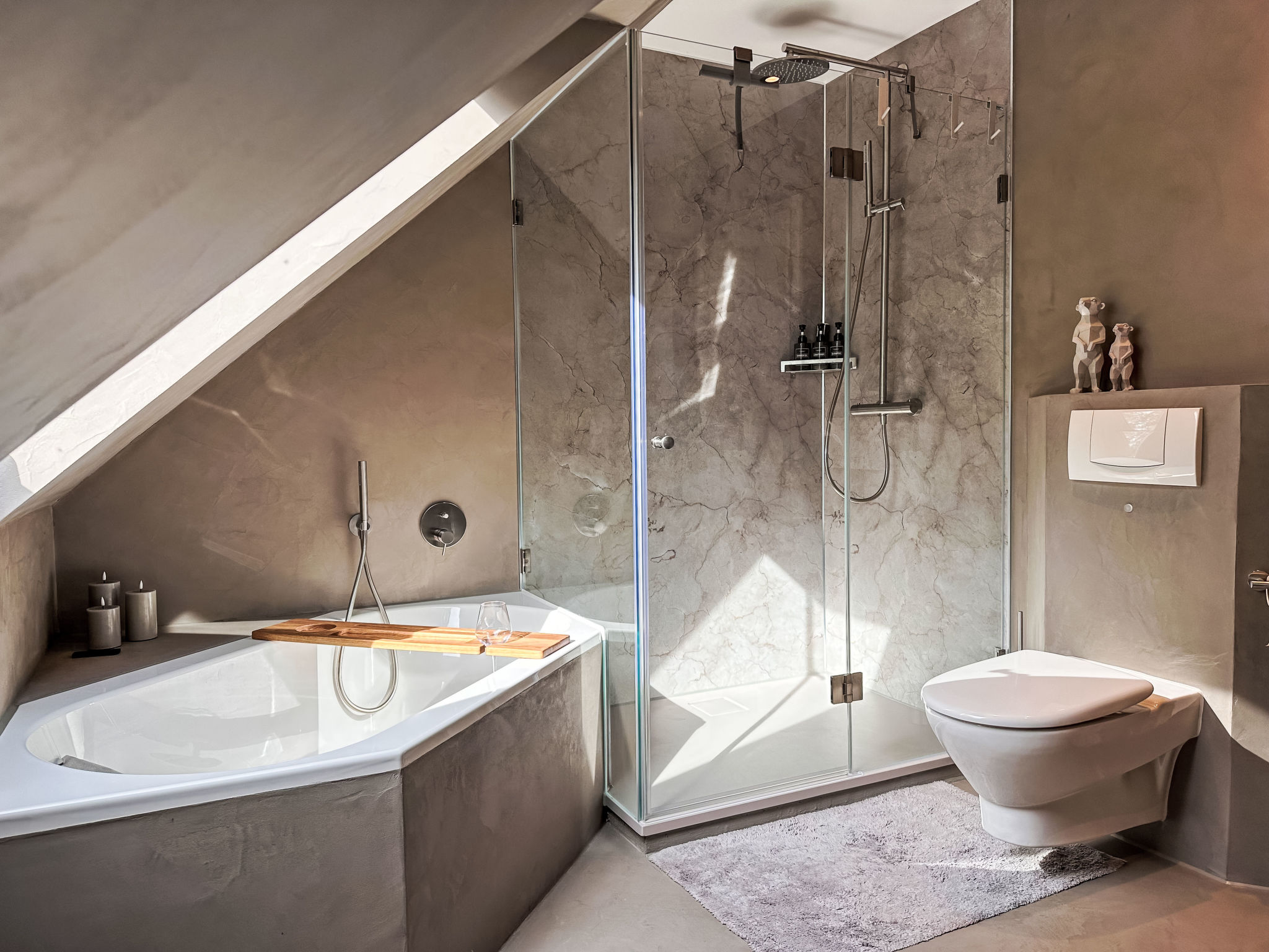 The OAK SUITE - Image 2