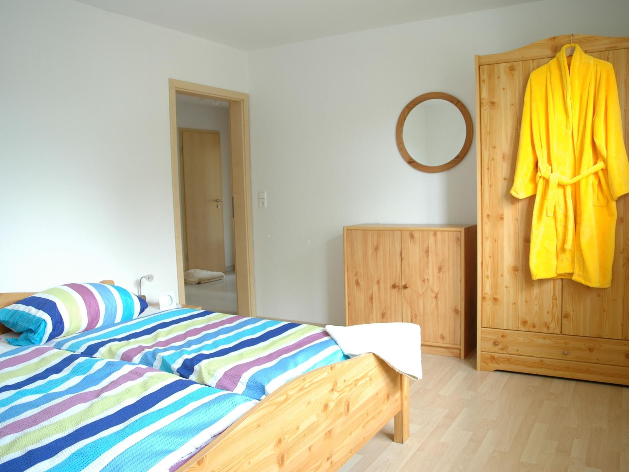 Mit Indoorpool, Garten und Partyraum-Binnen