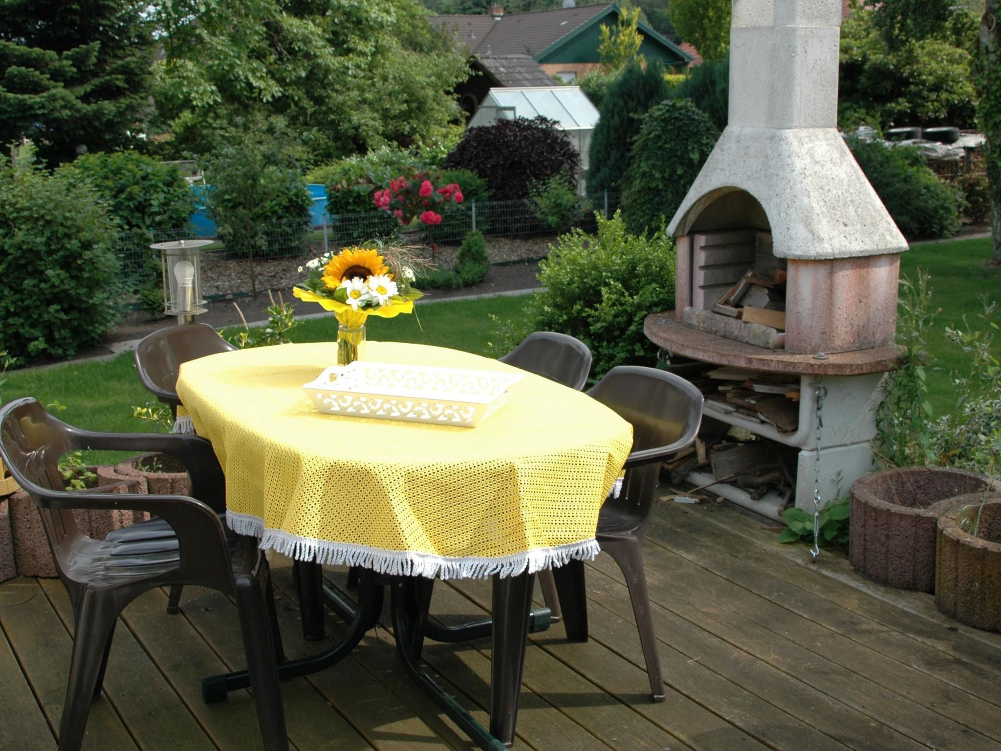 Mit Indoorpool, Garten und Partyraum-Binnen