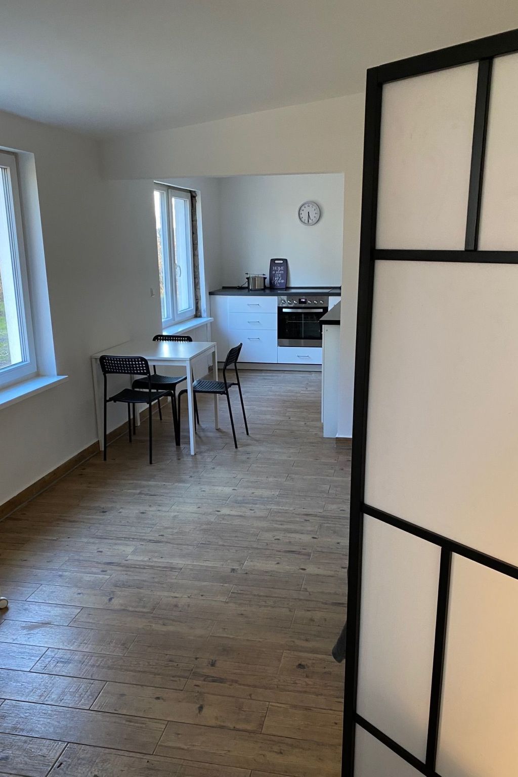 Mit Terrasse und kleinem Garten