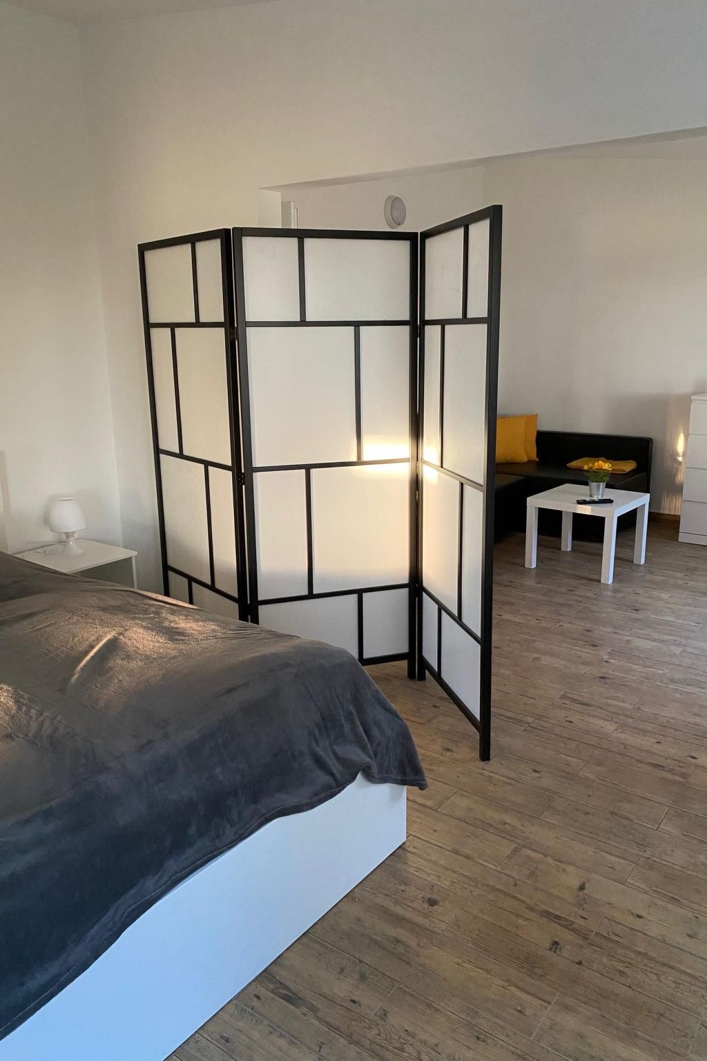 Mit Terrasse und kleinem Garten-Image-tags.info