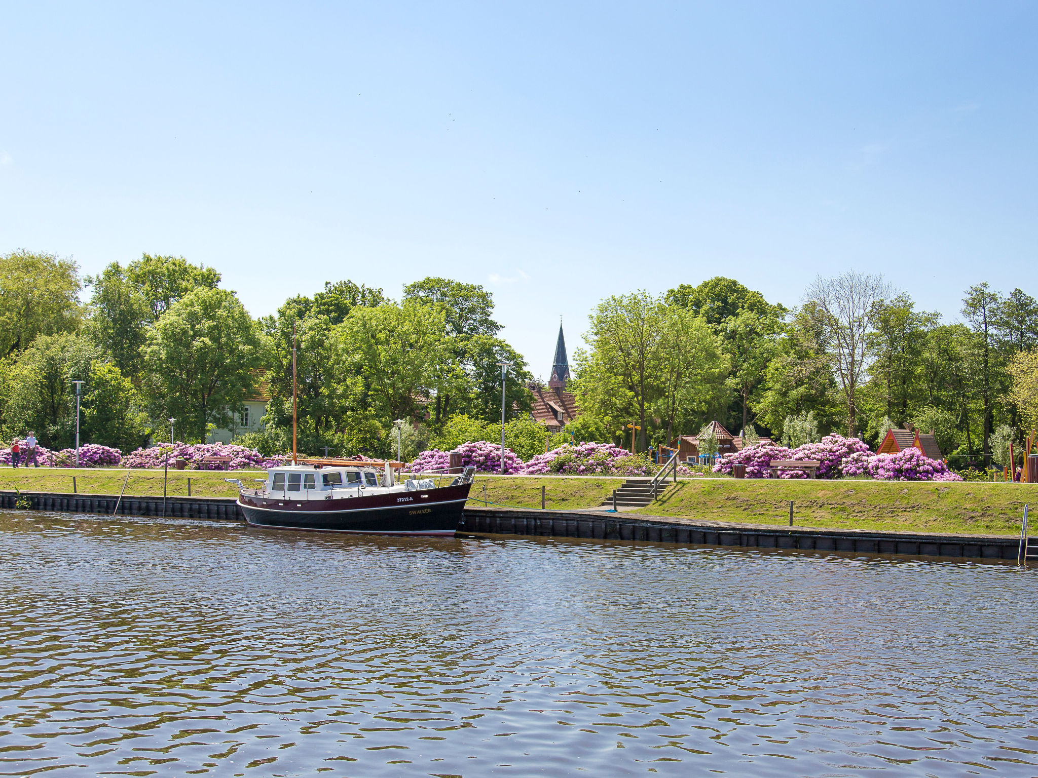 In Bad Bederkesa mit Garten-Omgeving
