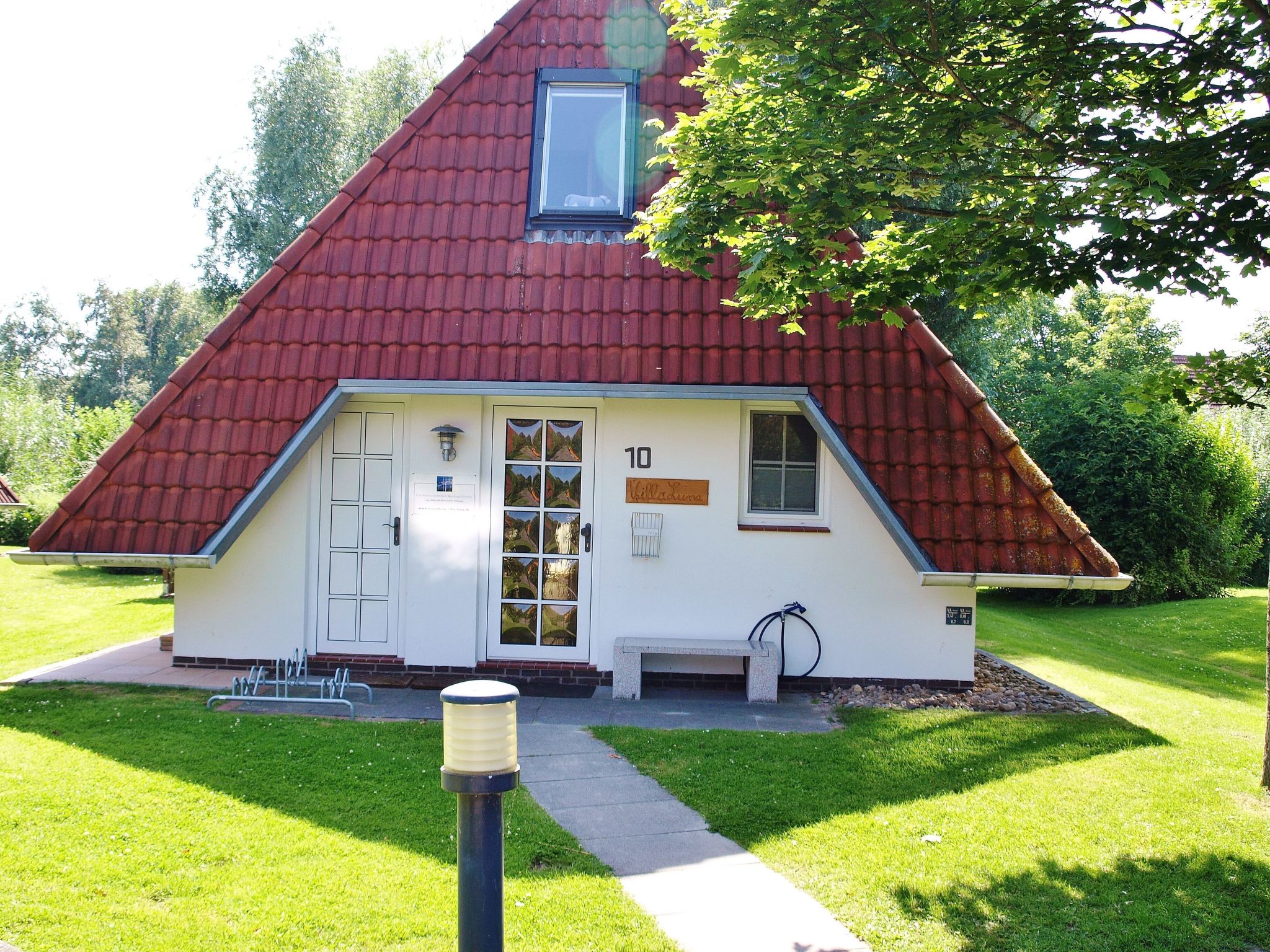 Mit Terrasse, Grill und Garten-Drinnen