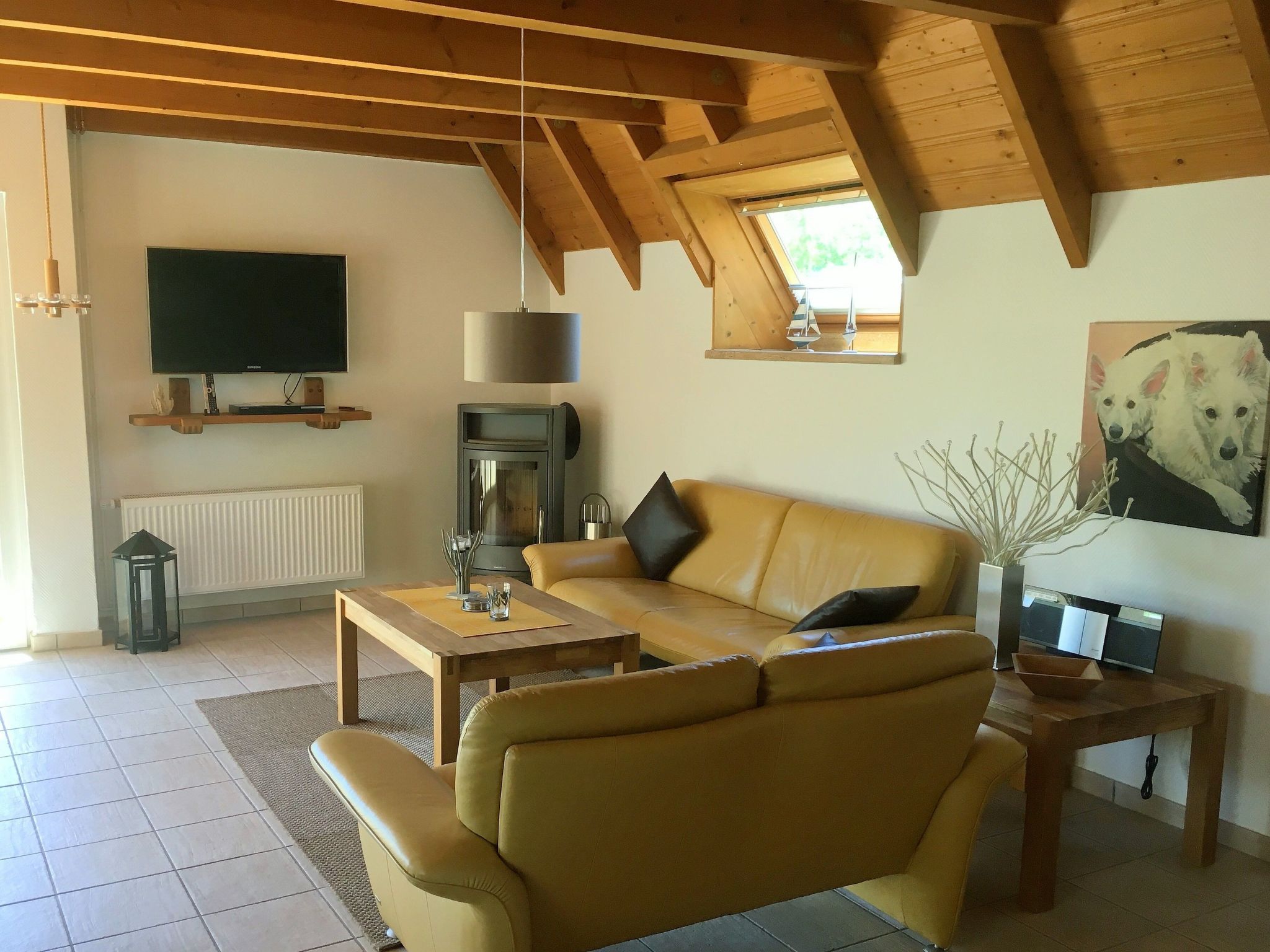 Mit Terrasse, Grill und Garten-Drinnen