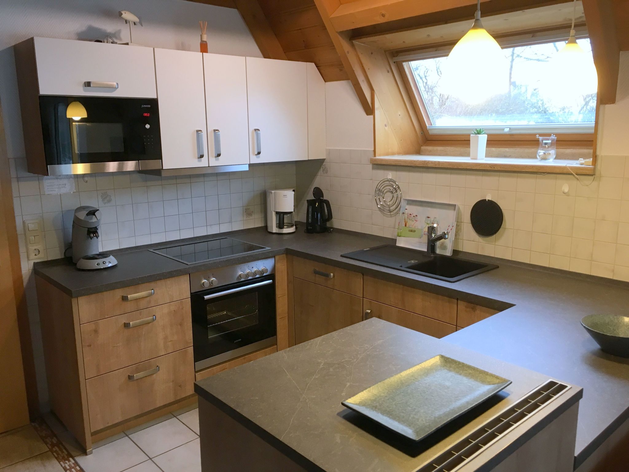 Mit Terrasse, Grill und Garten-Drinnen