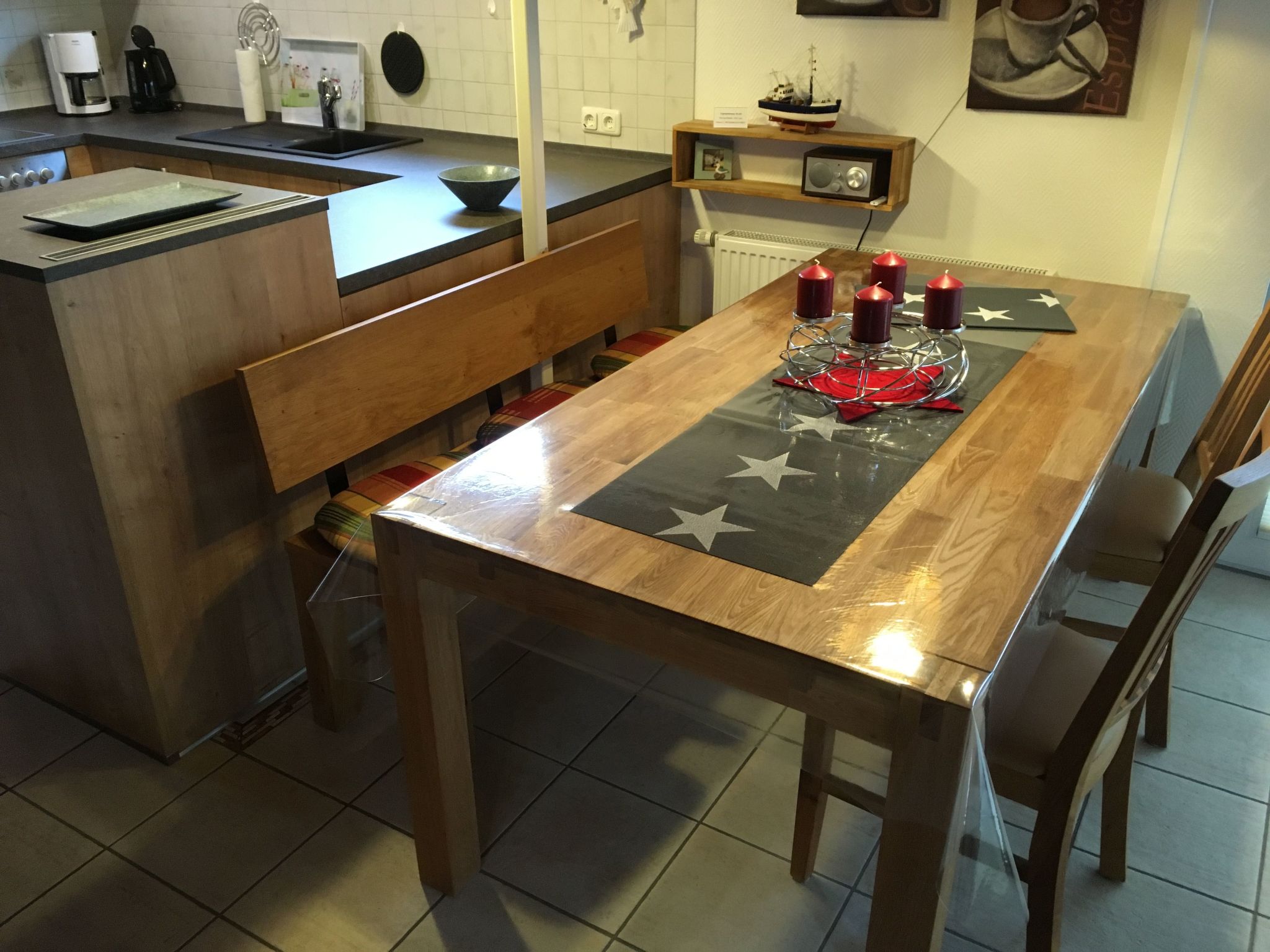 Mit Terrasse, Grill und Garten-Drinnen