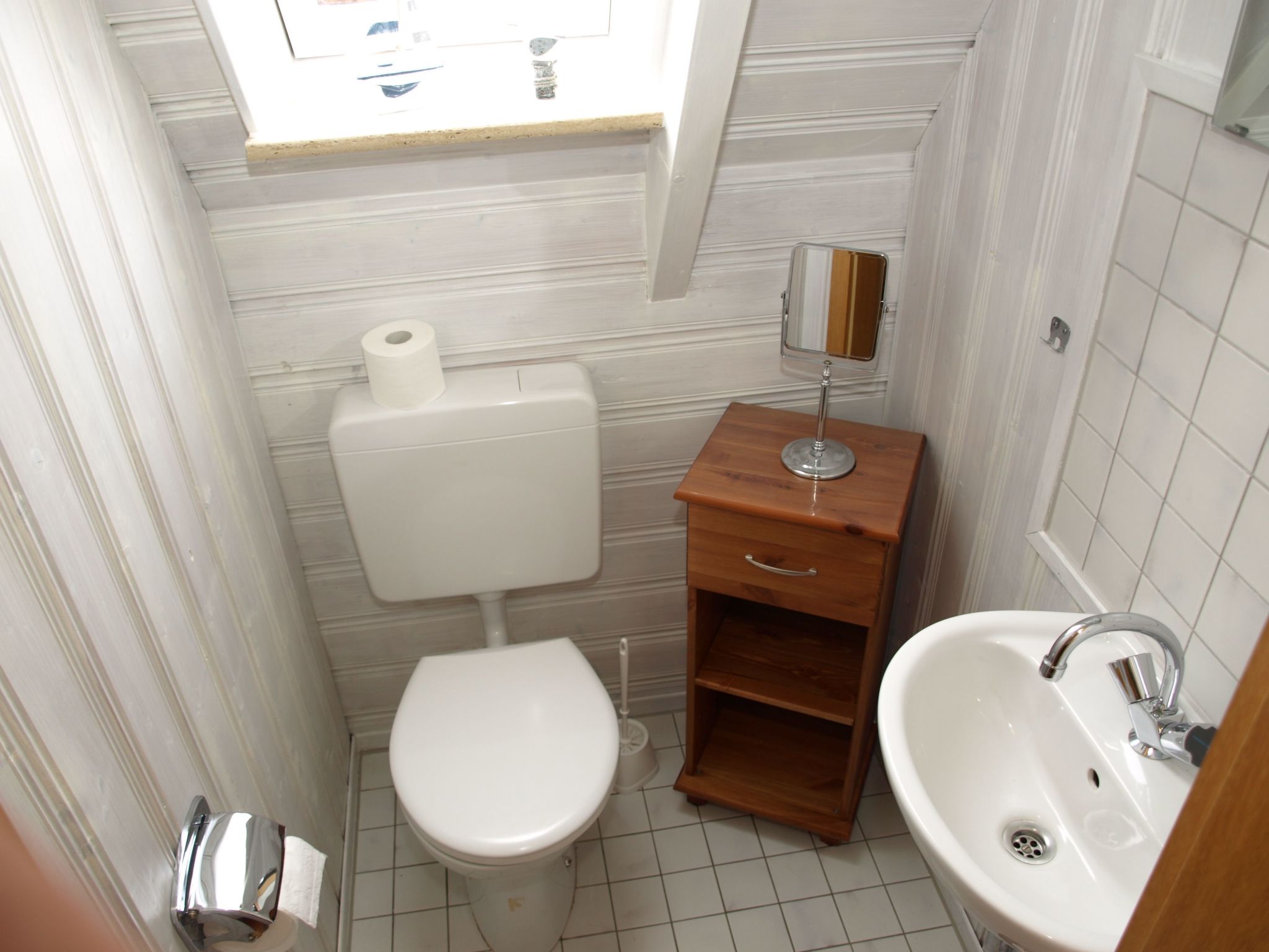 Mit Terrasse, Grill und Garten-Drinnen